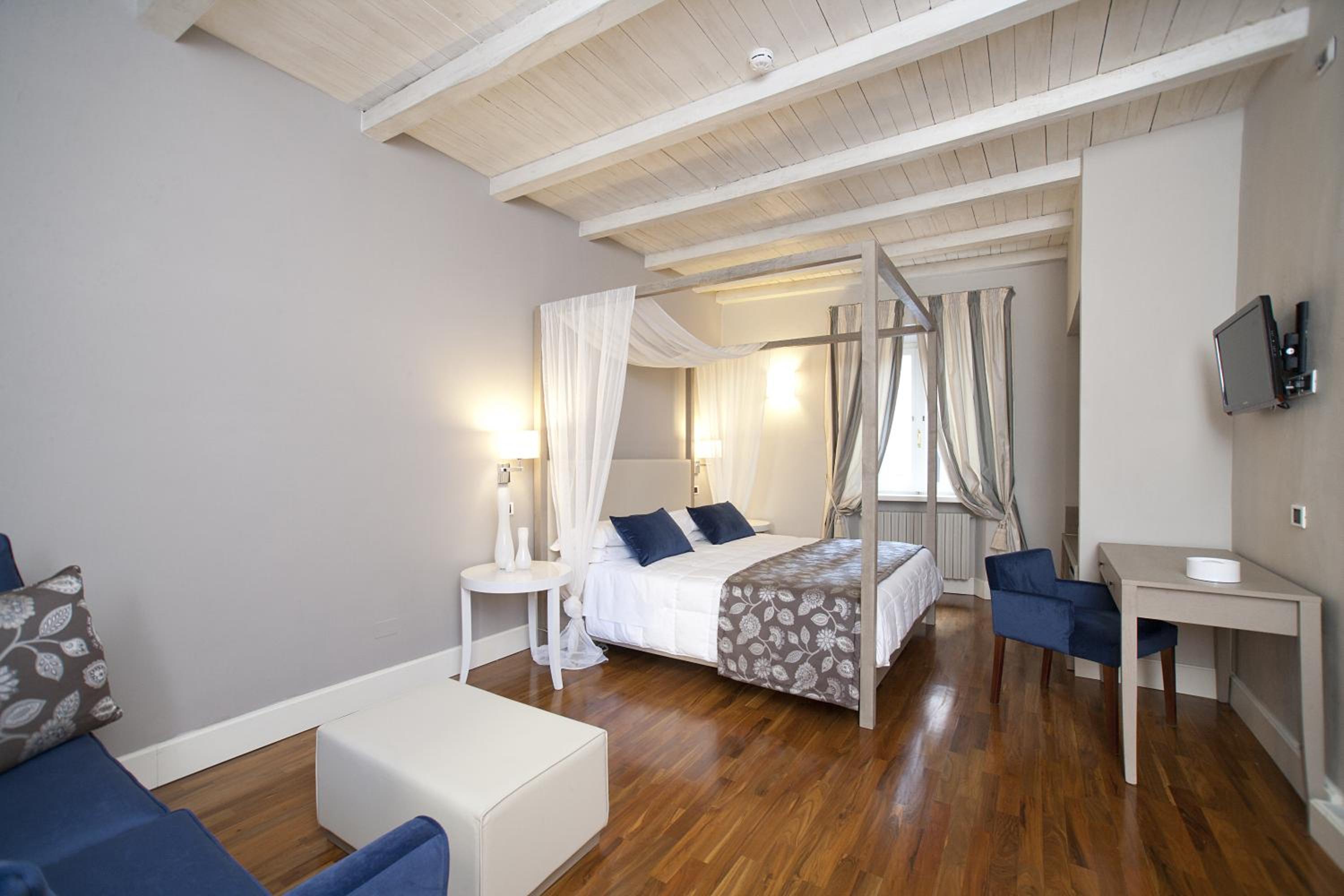 Junior Suite - Photo 8