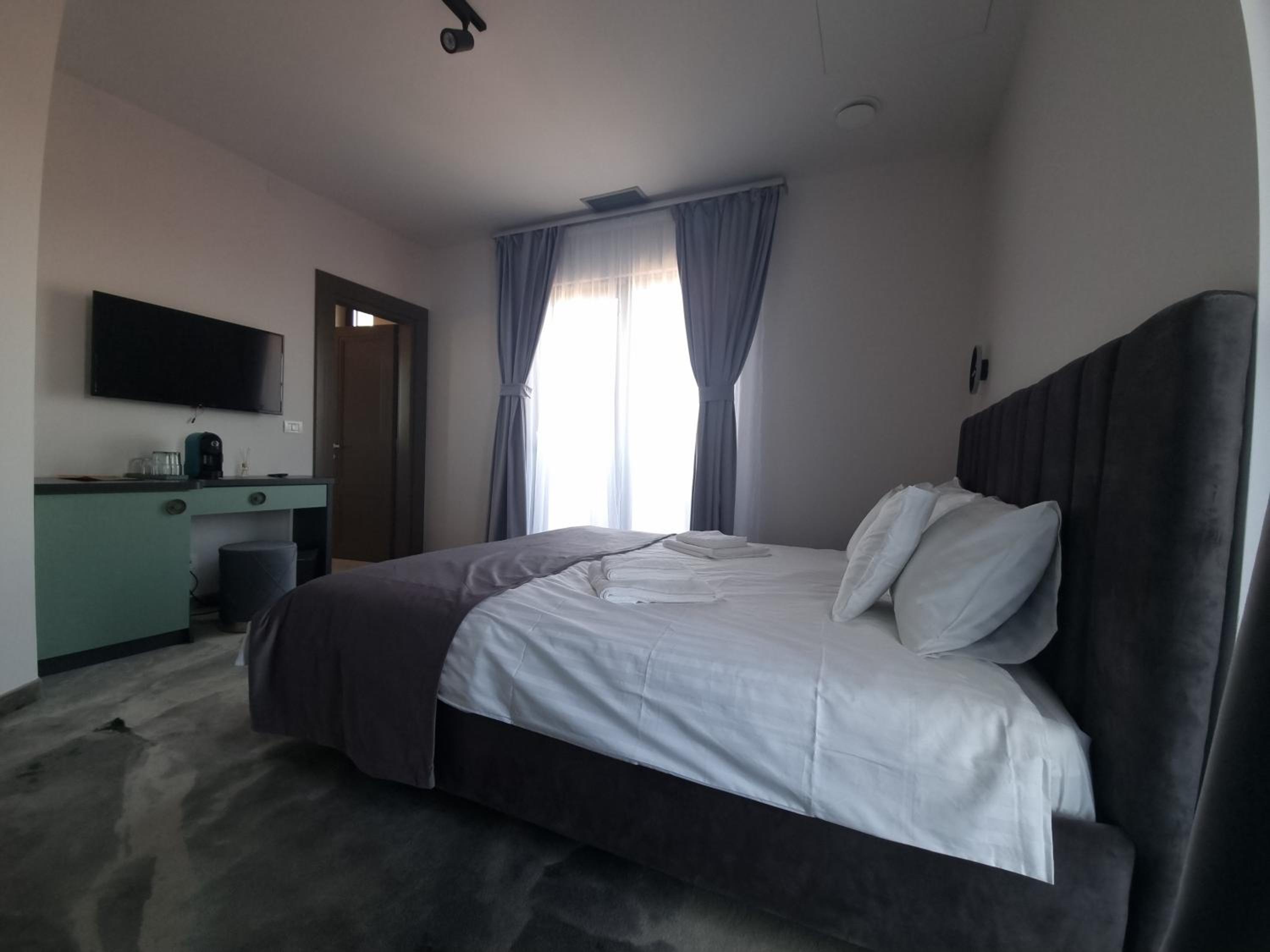 King Room with Mountain View - Photo 13