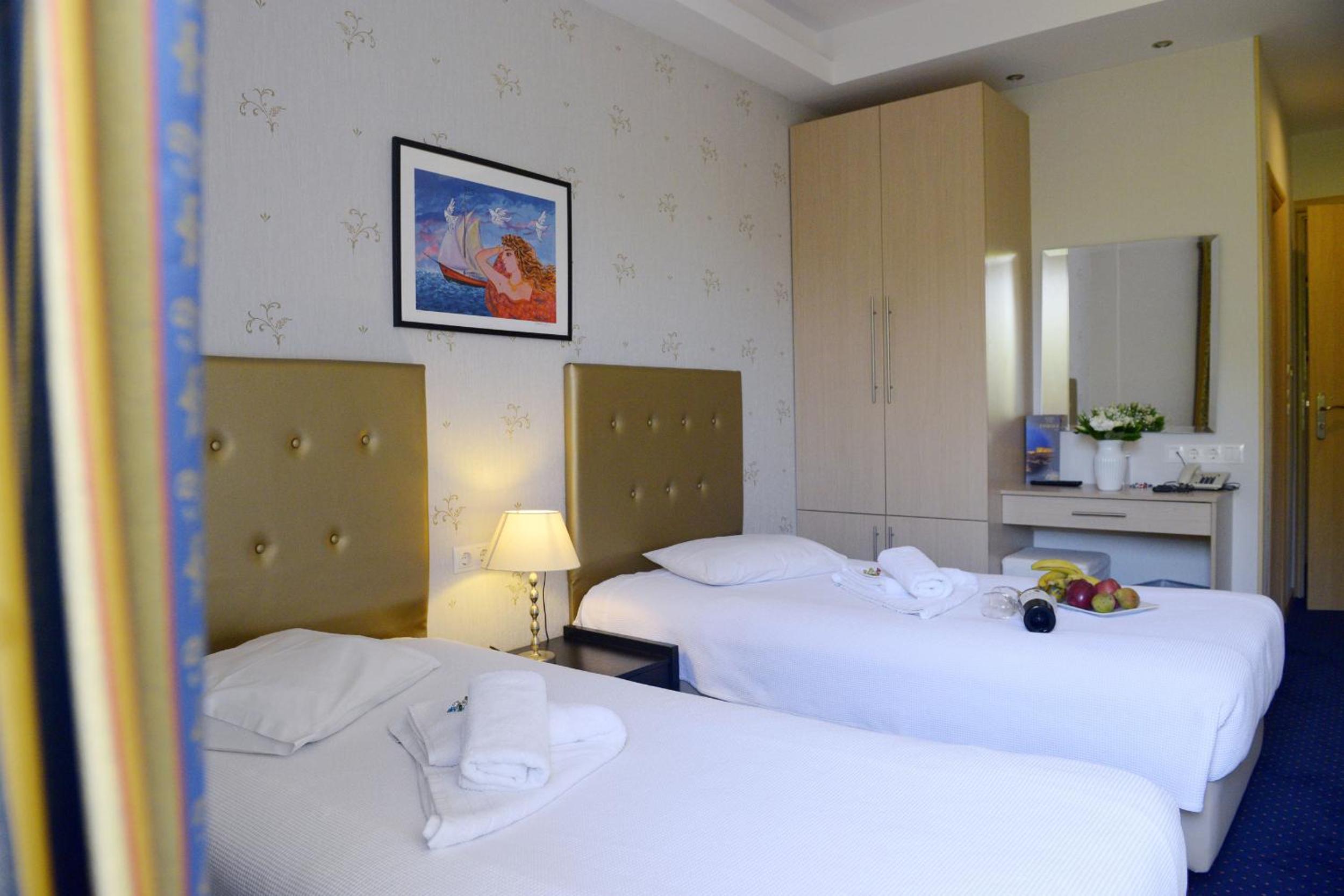 Double or Twin Room photo 2