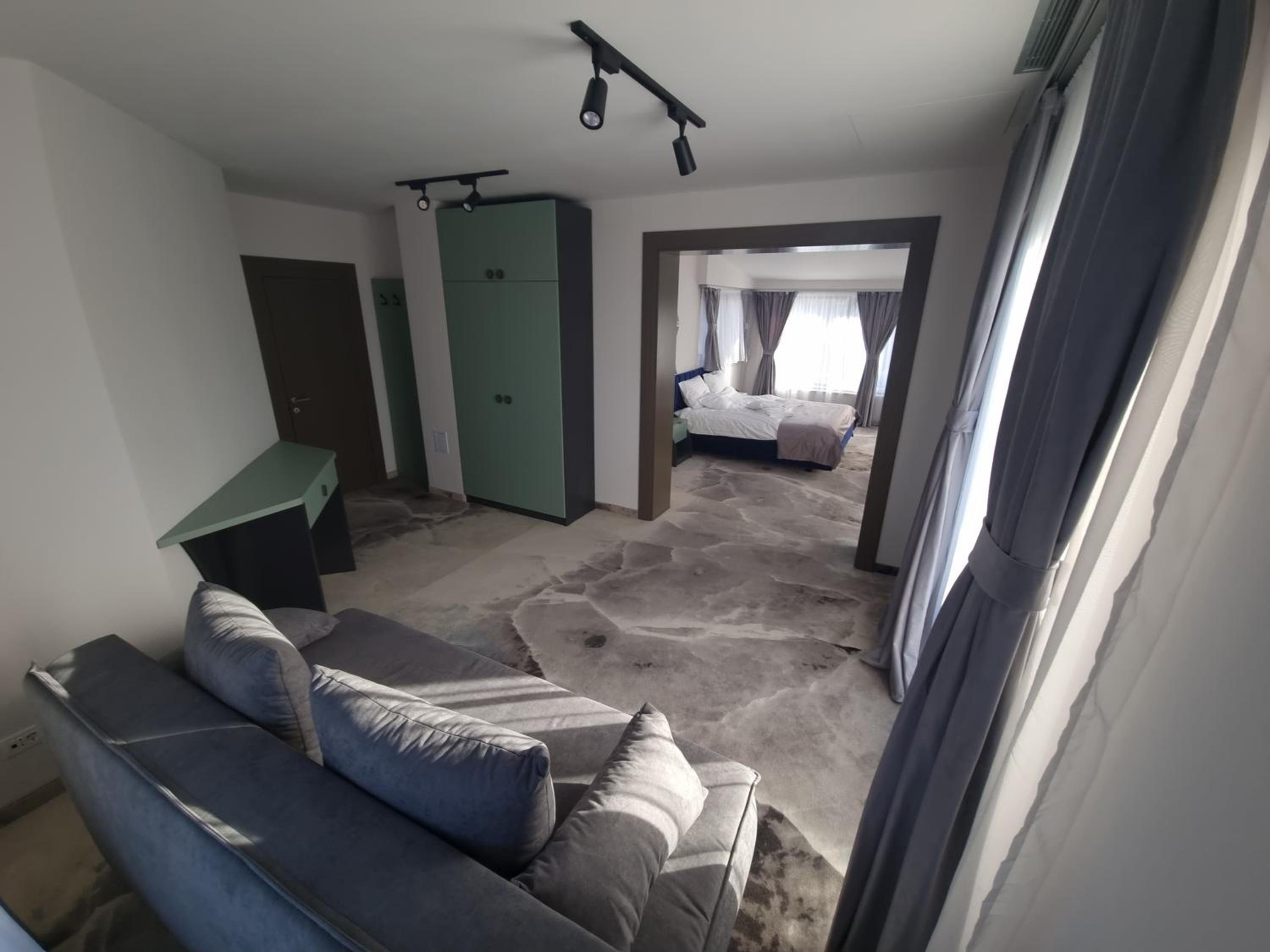 Deluxe Family Room - Photo 34