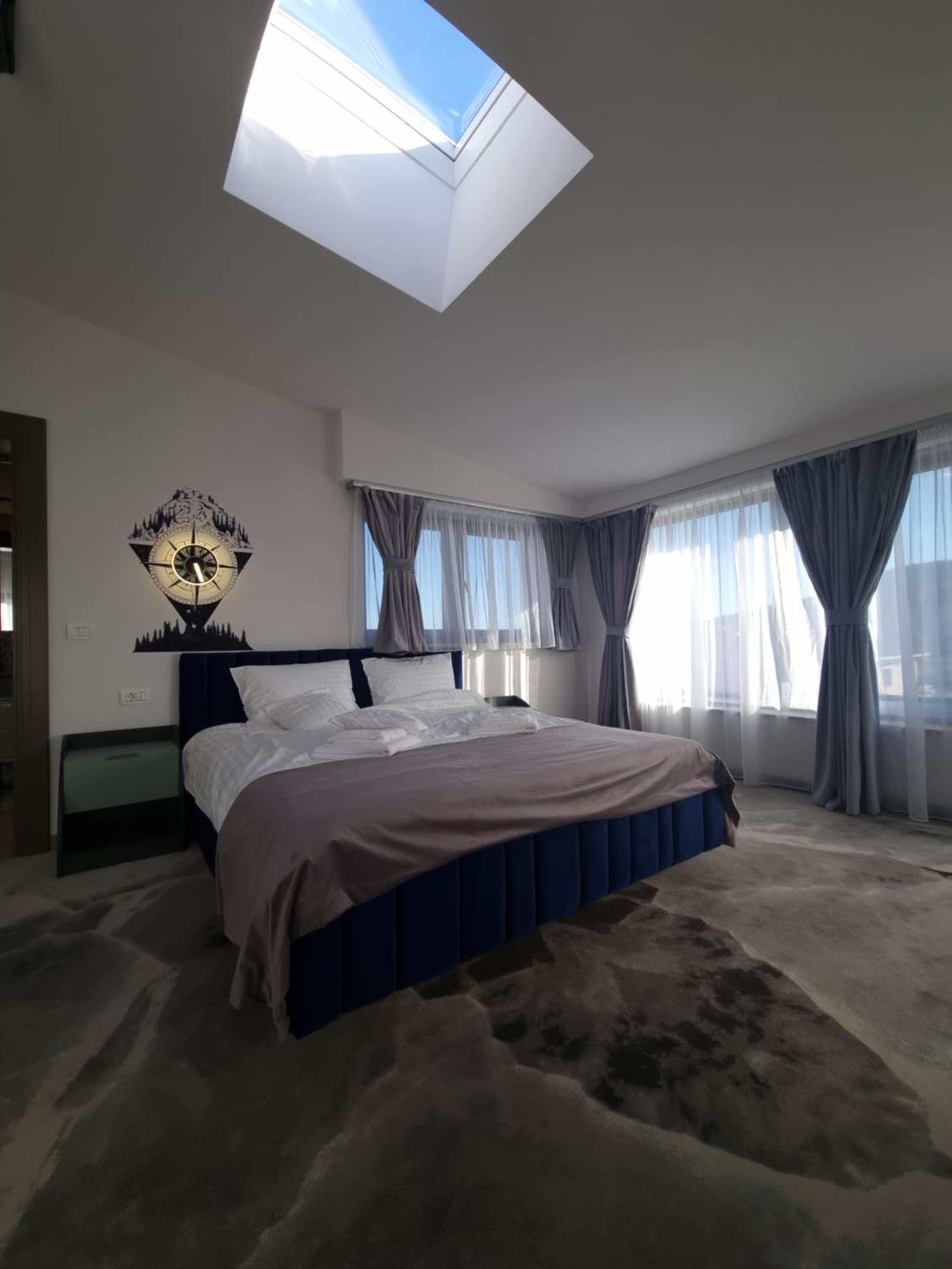 Deluxe Family Room - Photo 2