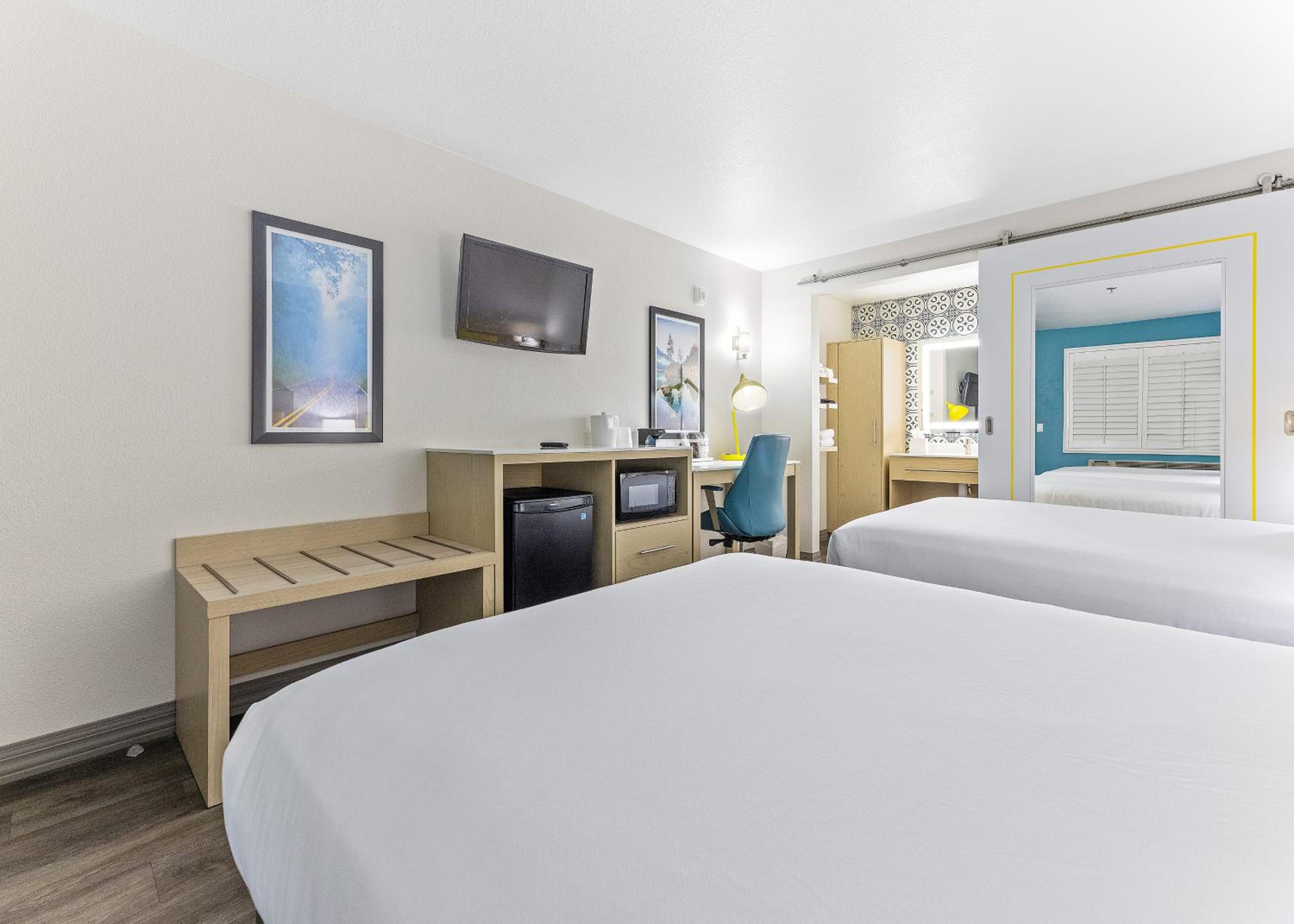 Standard Double Room with Two Double Beds - Non Smoking - Photo 2