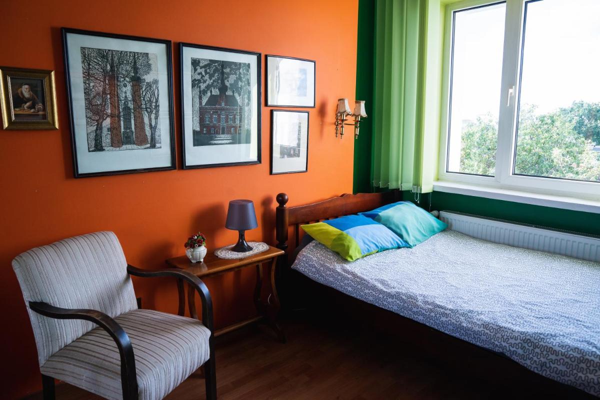Two-Bedroom Apartment - Photo 8