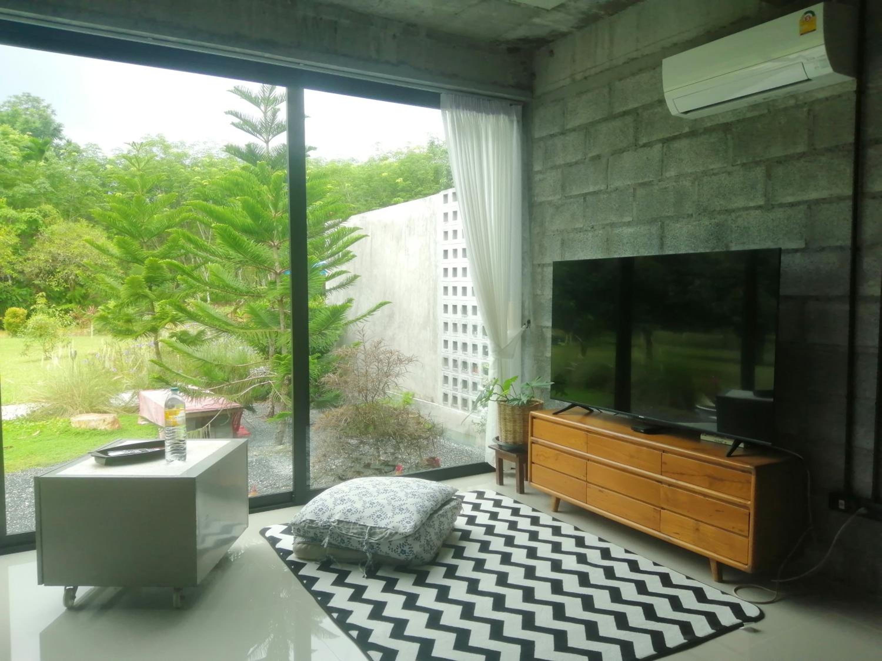 Family Room with Garden View photo 1