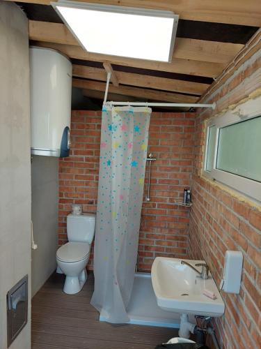 Triple Room with Shared Bathroom photo 3