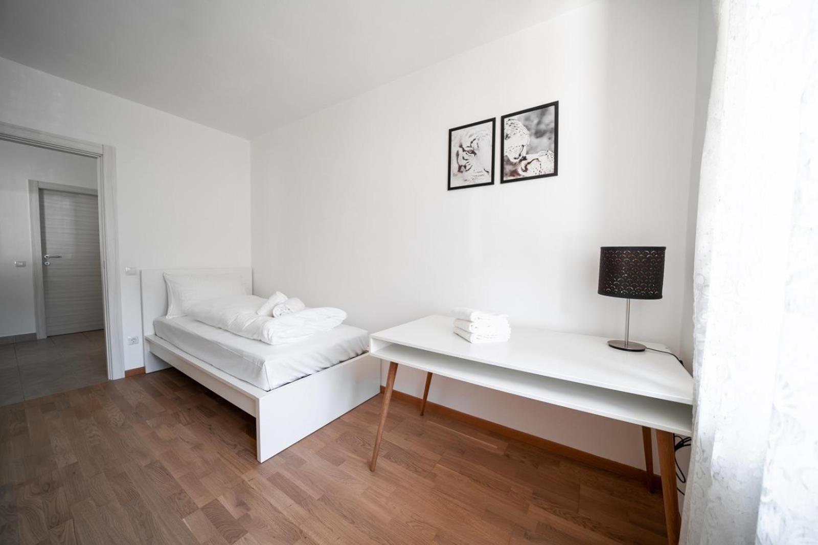 One-Bedroom Apartment photo 3