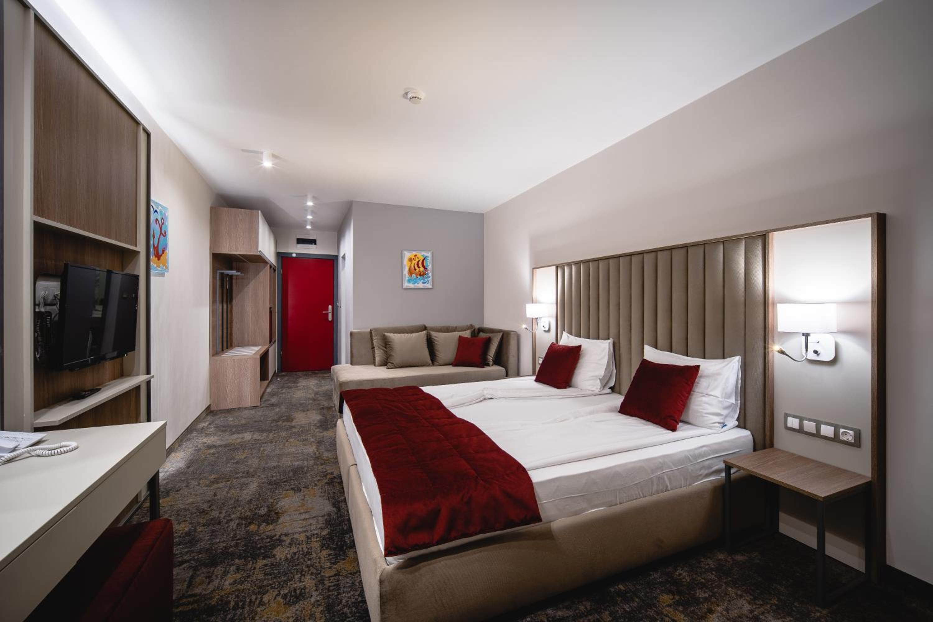 Deluxe Queen Room - Photo 3
