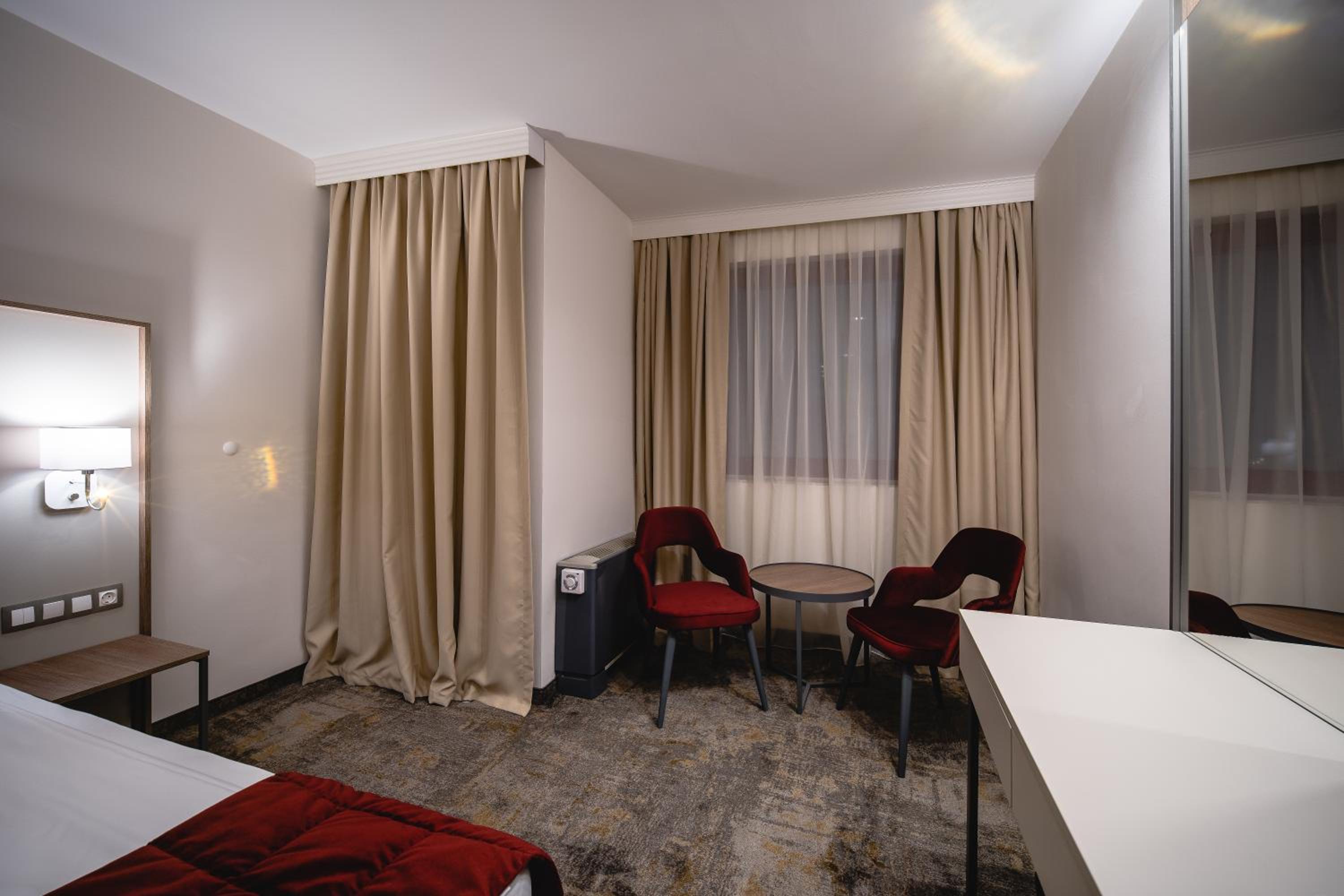 Deluxe Queen Room - Photo 4