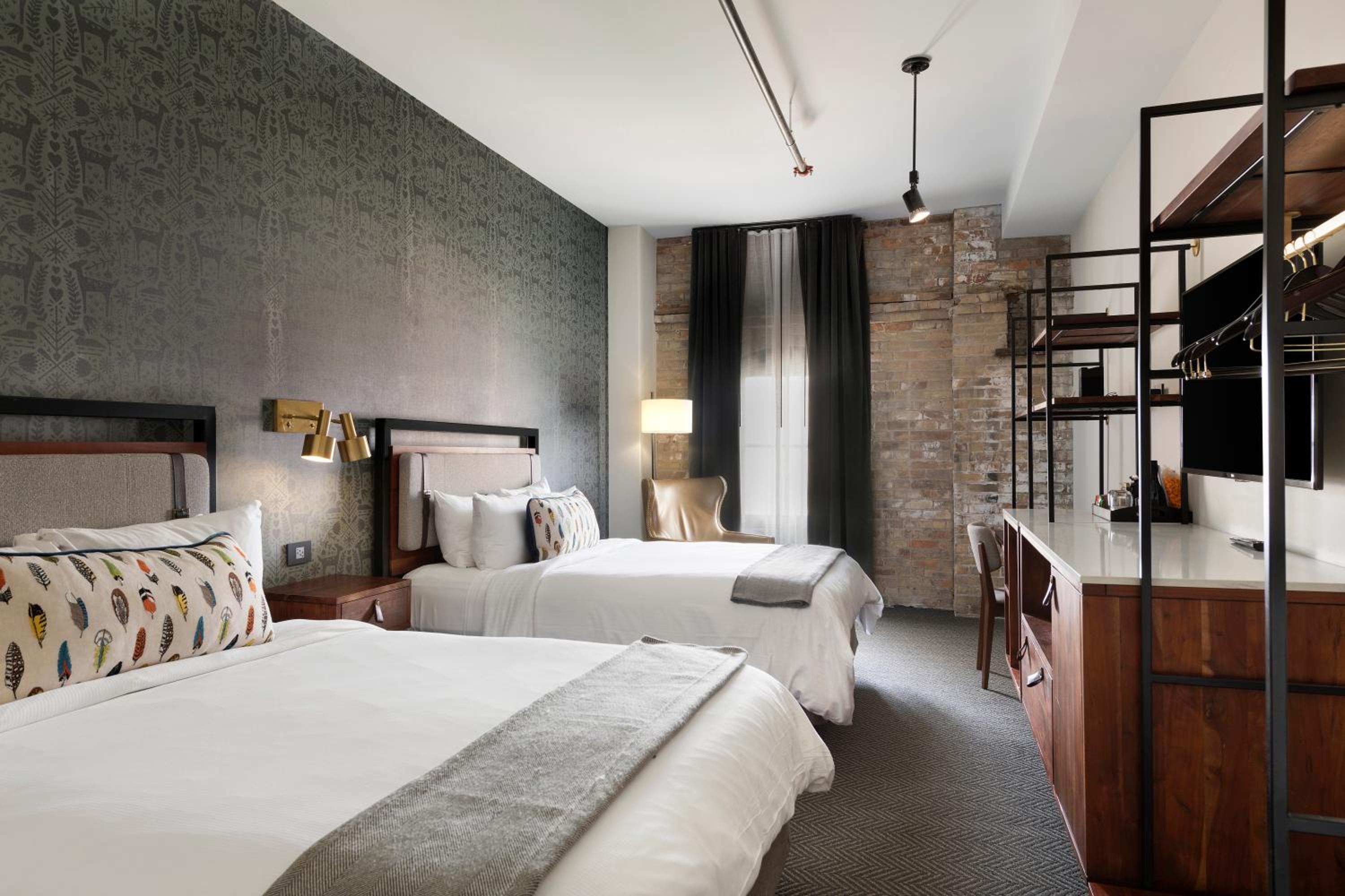 Queen Room with Two Queen Beds photo 1