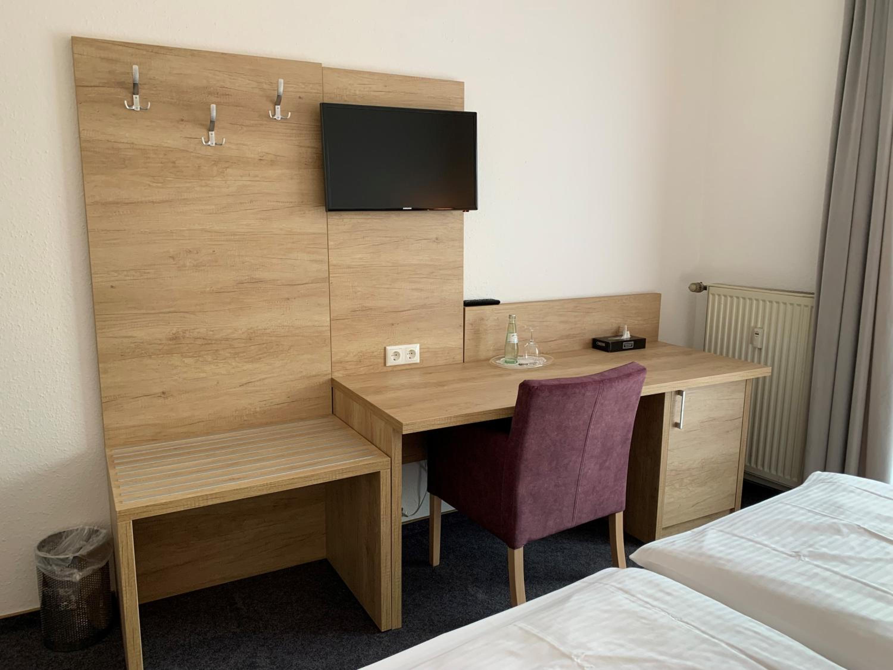 Double Room - Photo 7