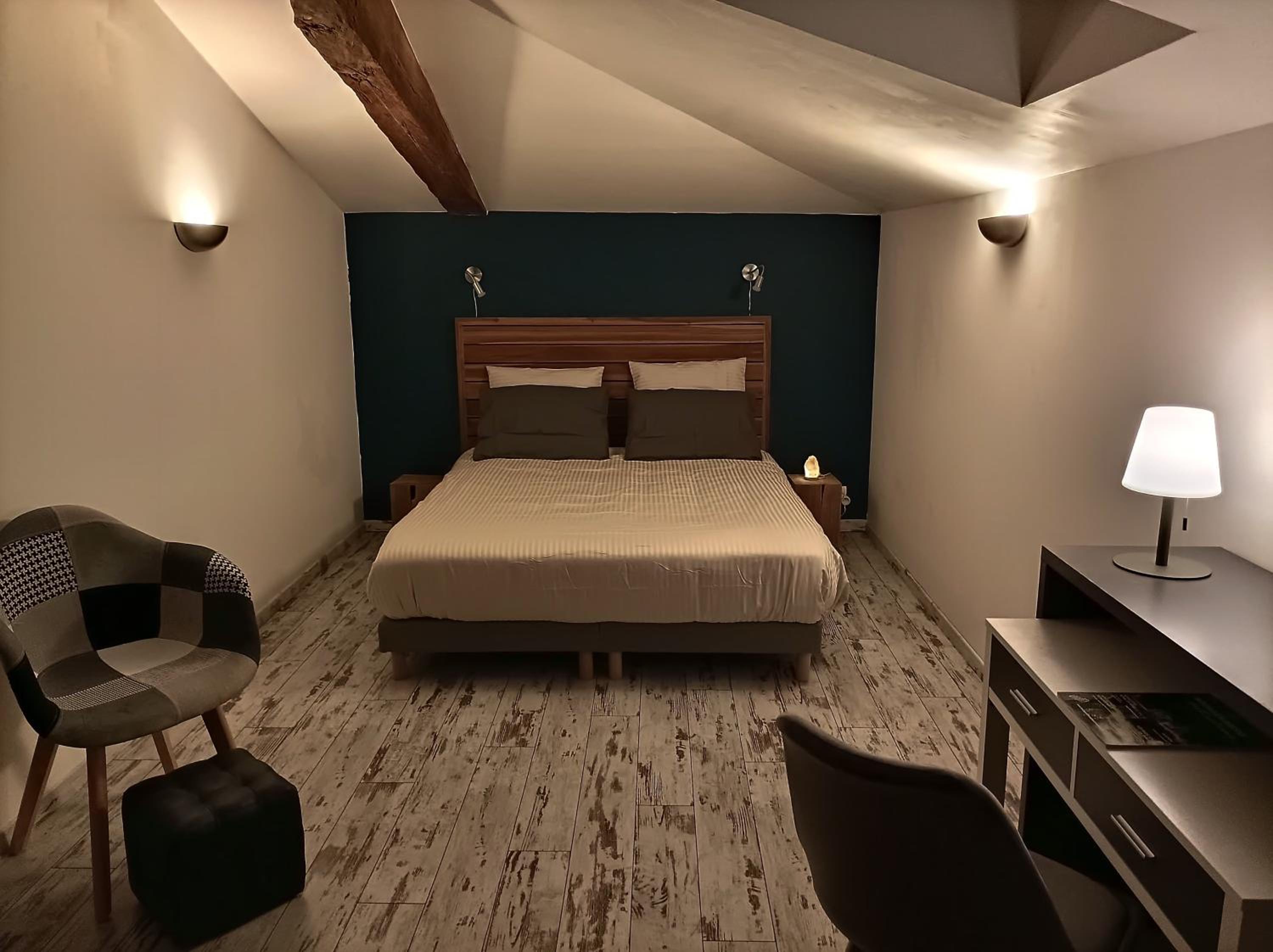 Large Double Room