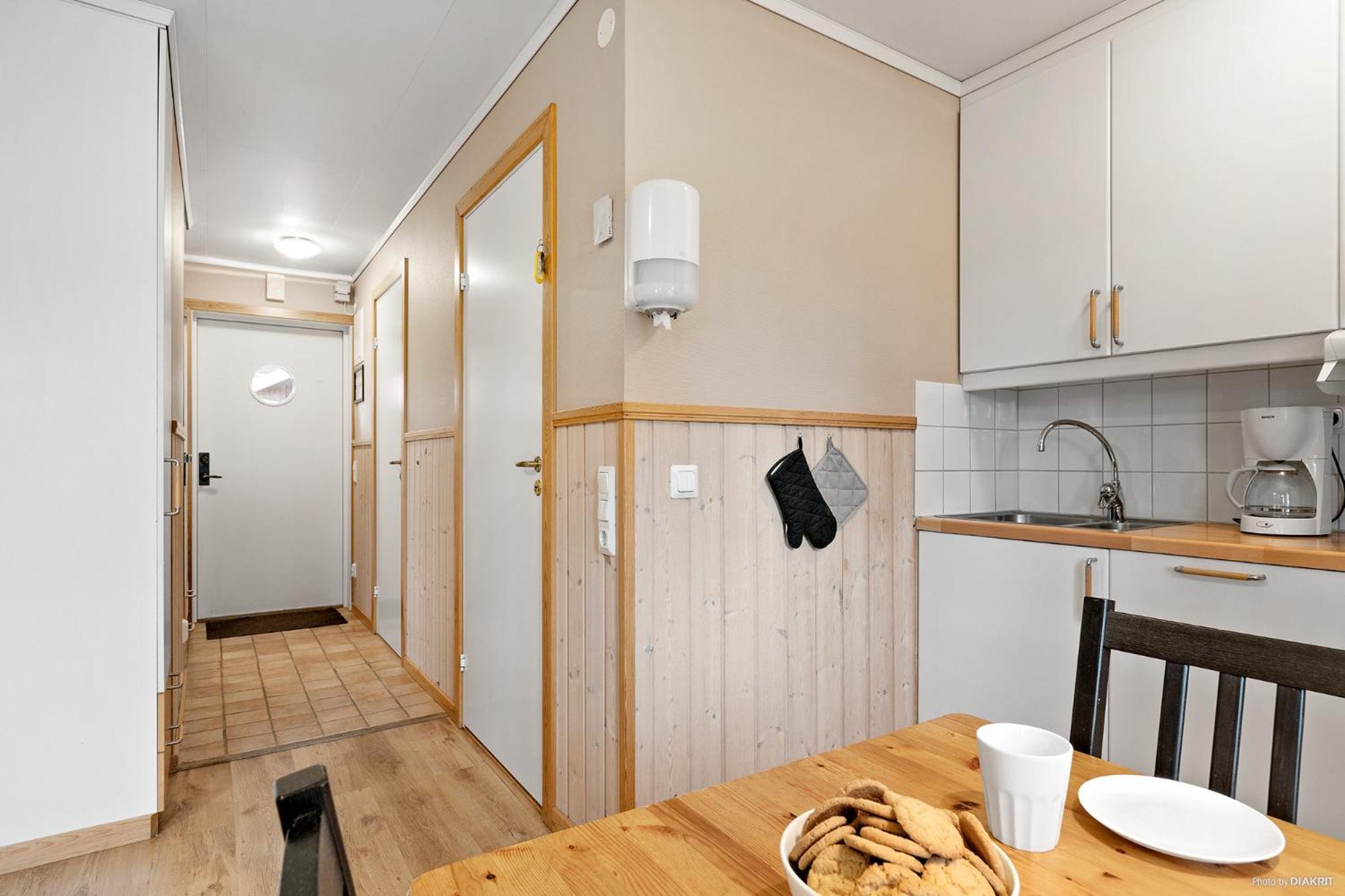Two-Bedroom House - Photo 2
