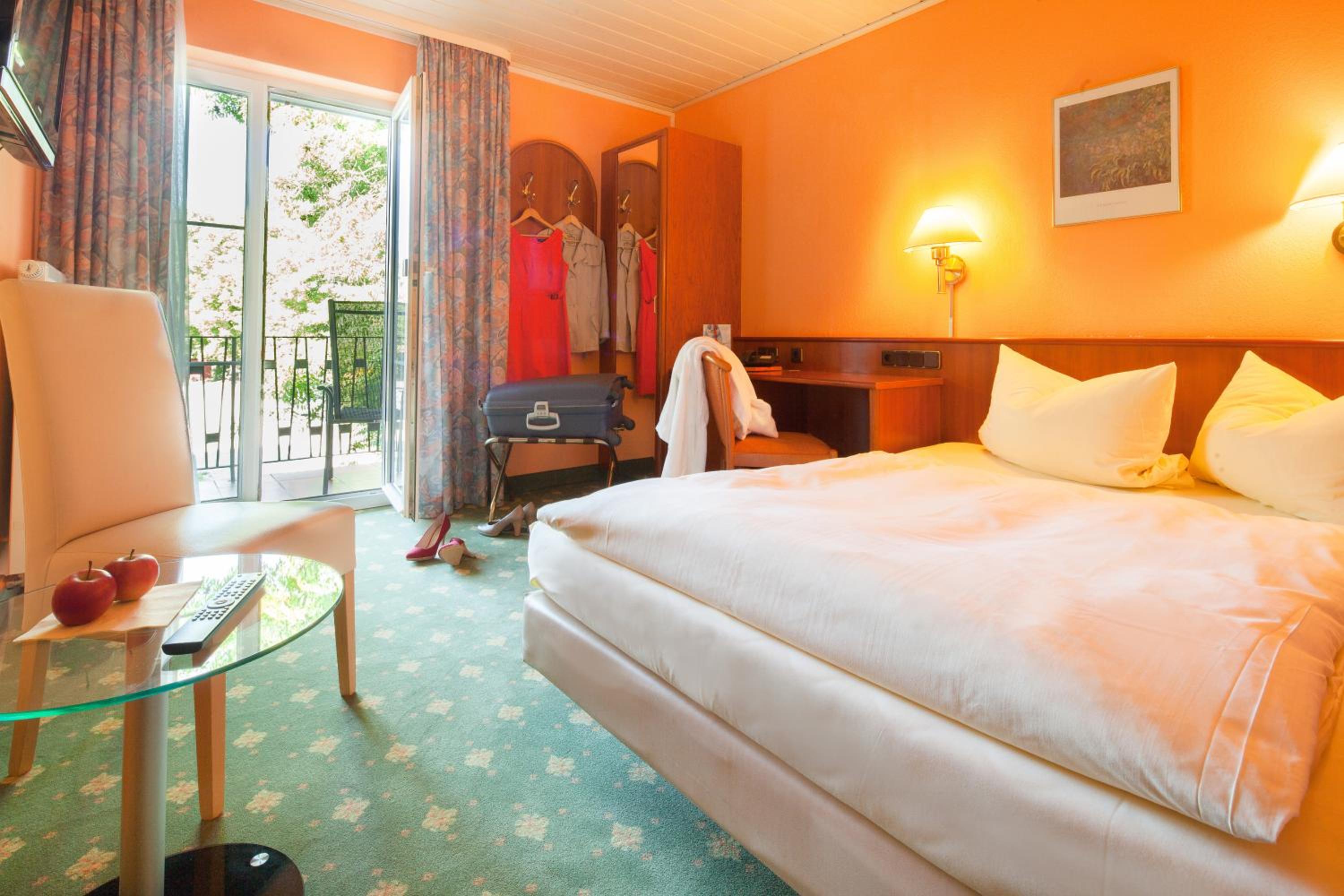 Small Double Room - Photo 3