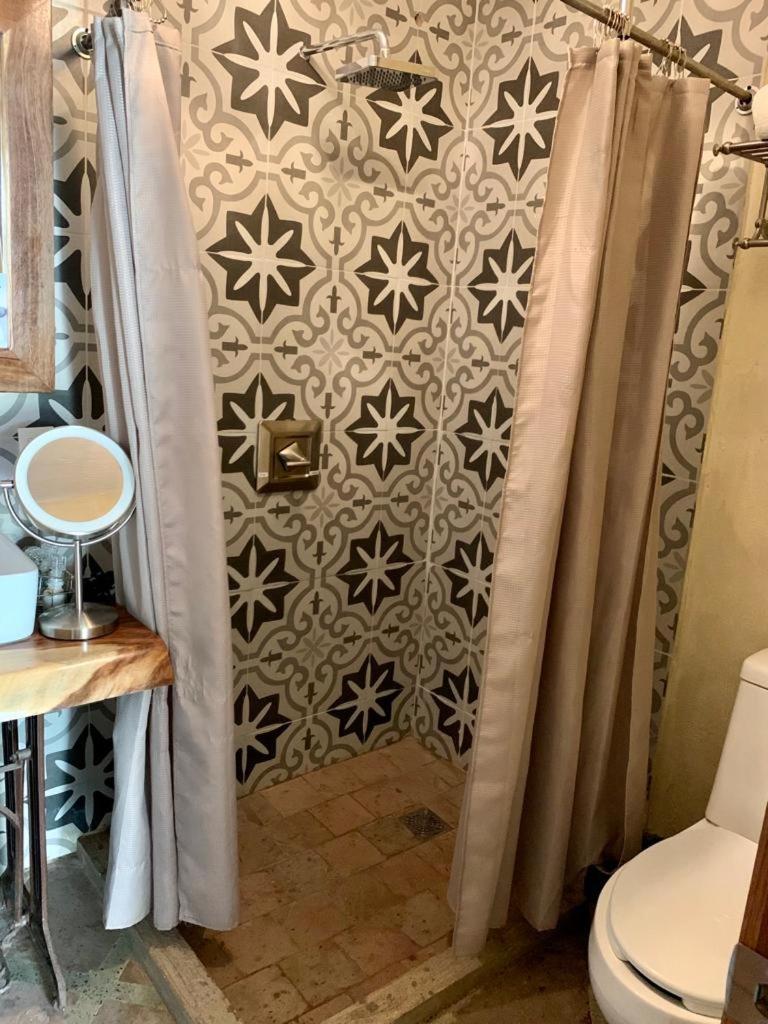 Standard Suite - Photo 3