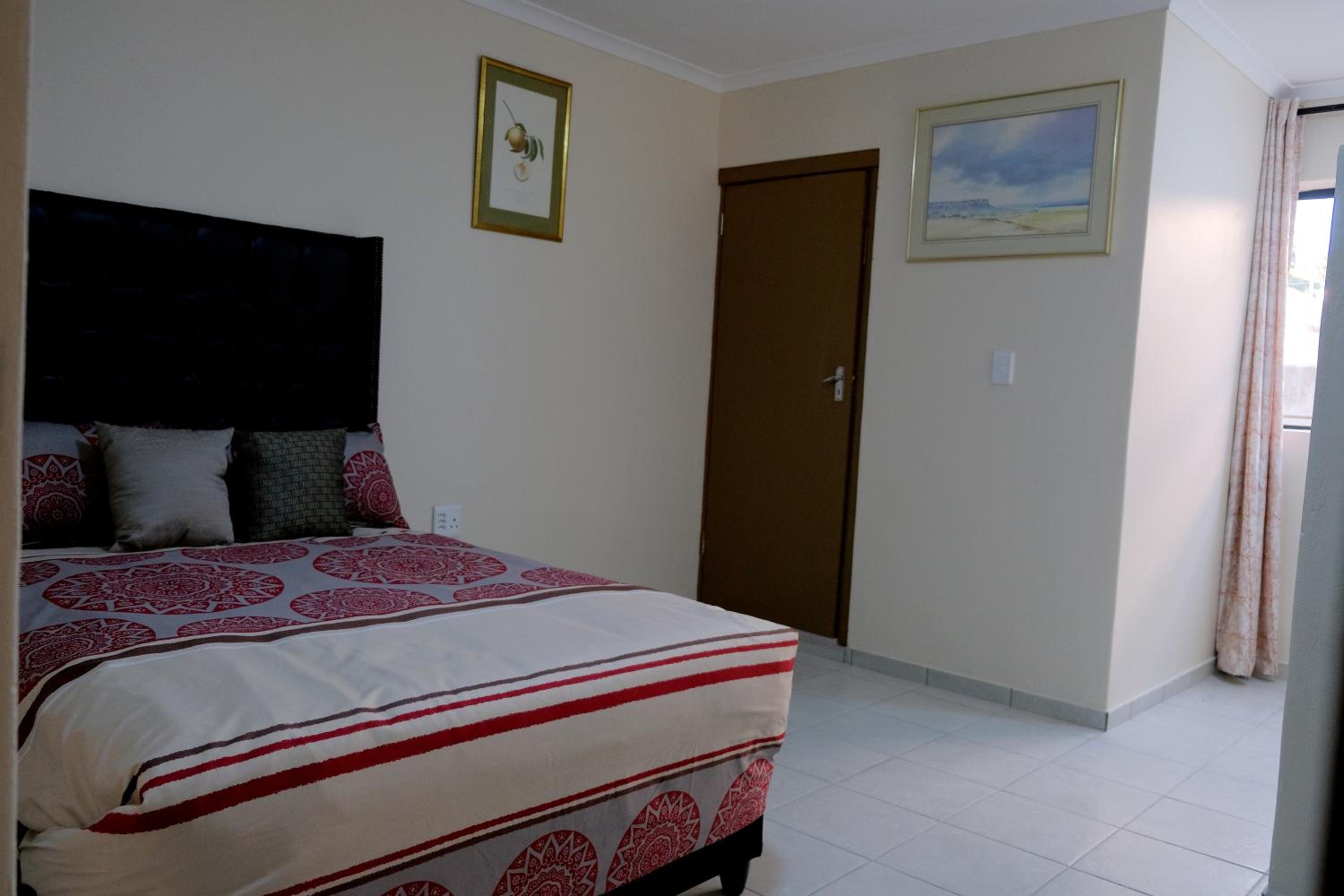 Double Room with Private Bathroom photo 1