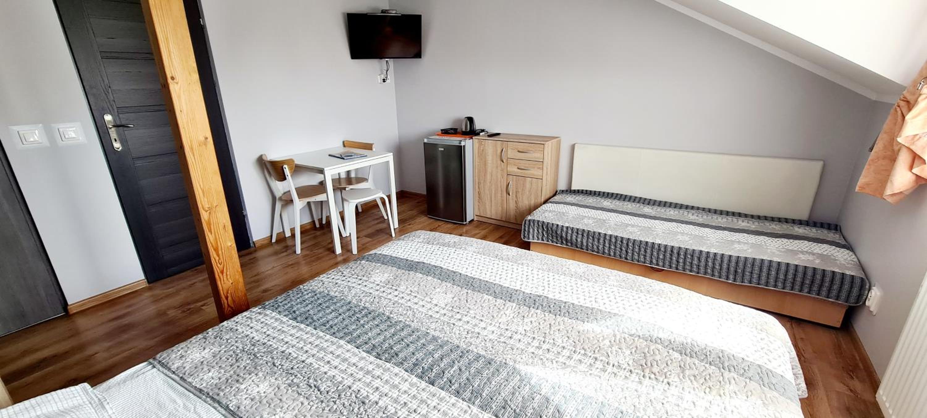Comfort Triple Room with Shower photo 3