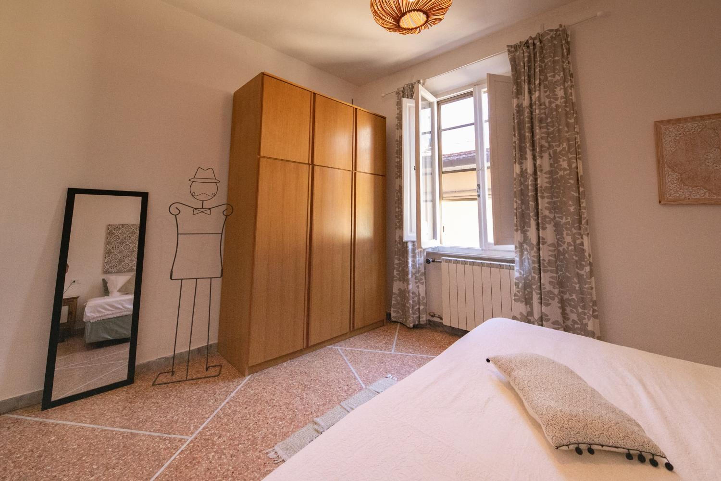 Double Room with Shared Bathroom photo 2