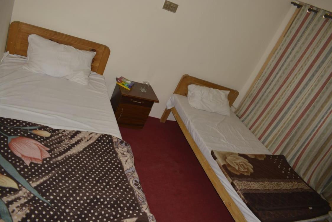 Double Room with Extra Bed photo 2