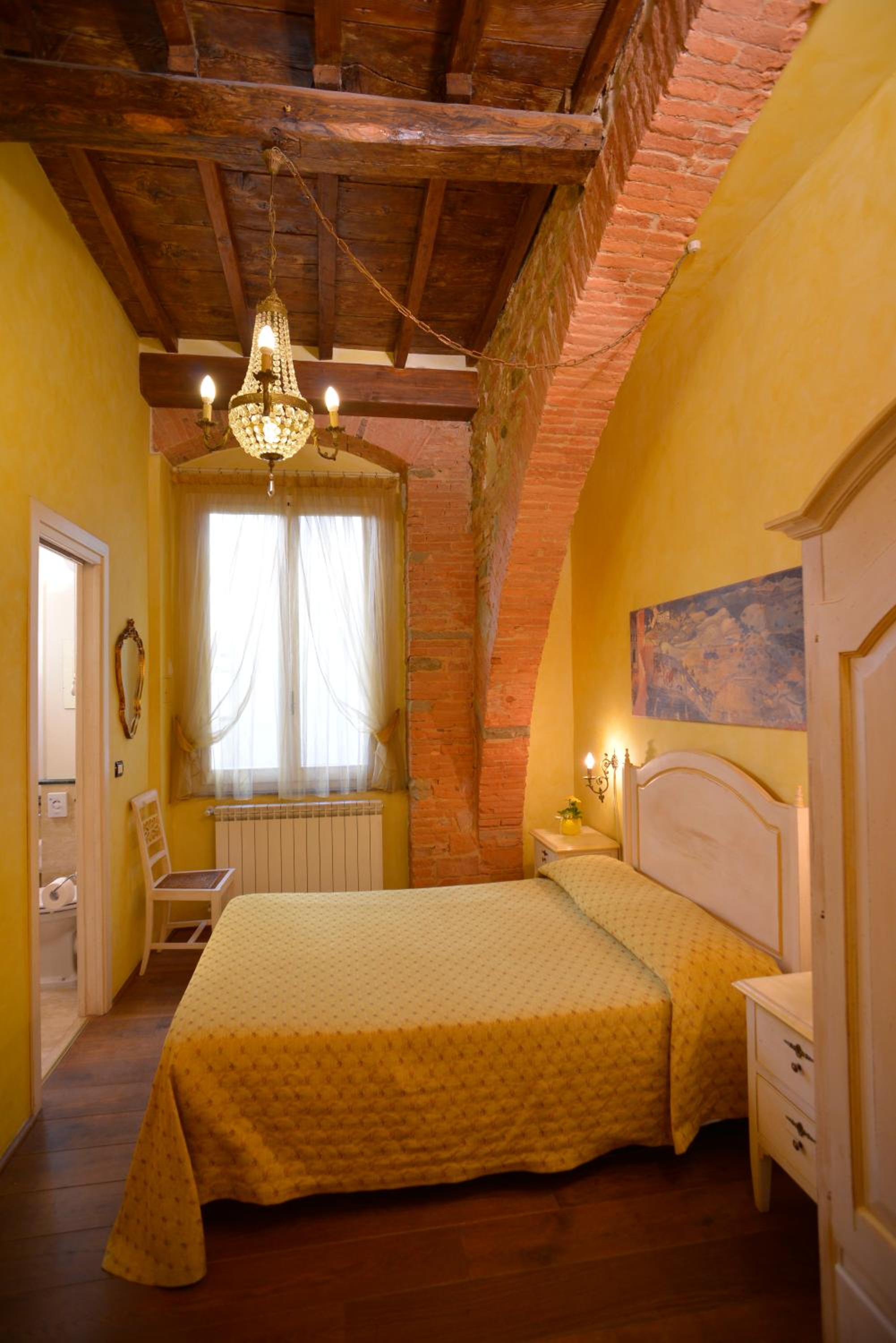 Double Room with Private Bathroom photo 3
