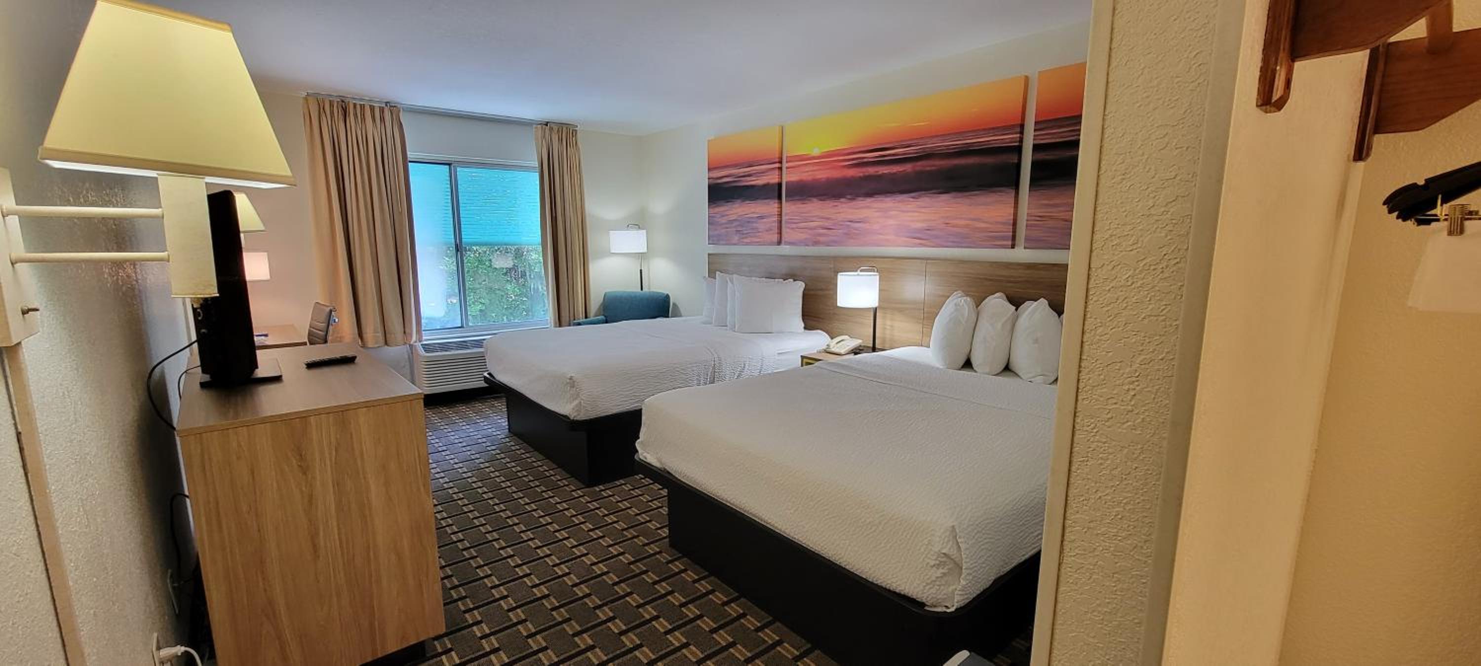 Double Room With Two Double Beds - Non-Smoking photo 2