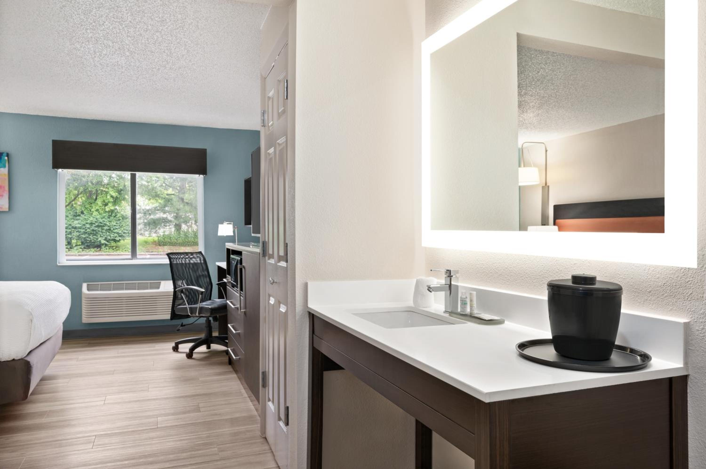 Double Room - Disability Access - Photo 4