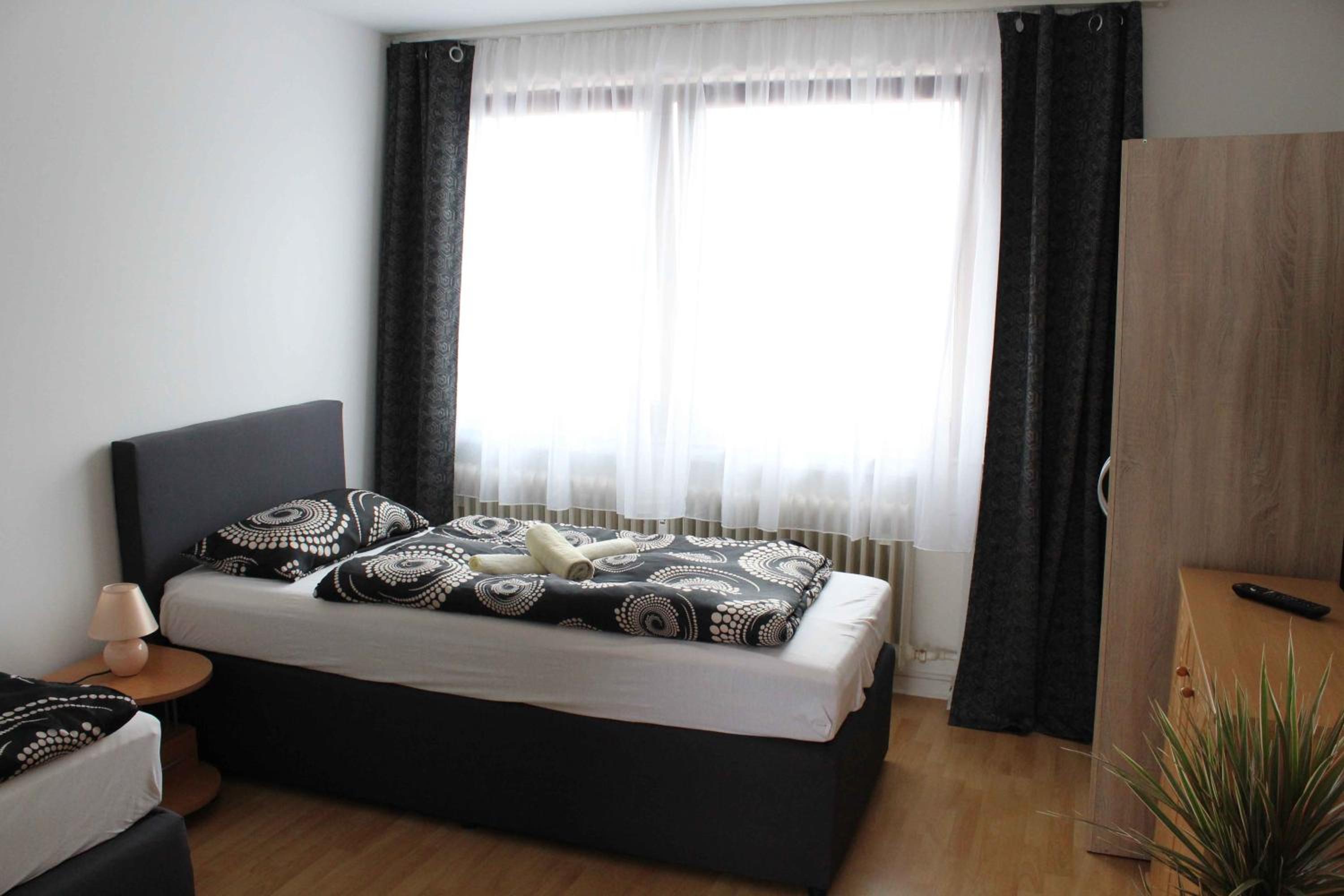Apartment with Terrace - Photo 11