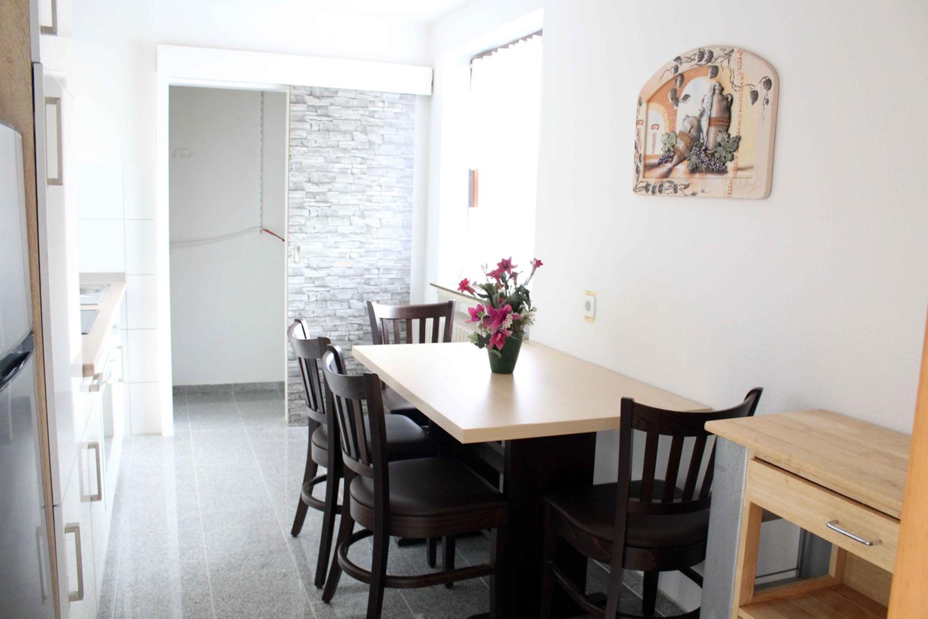 Apartment with Terrace - Photo 3