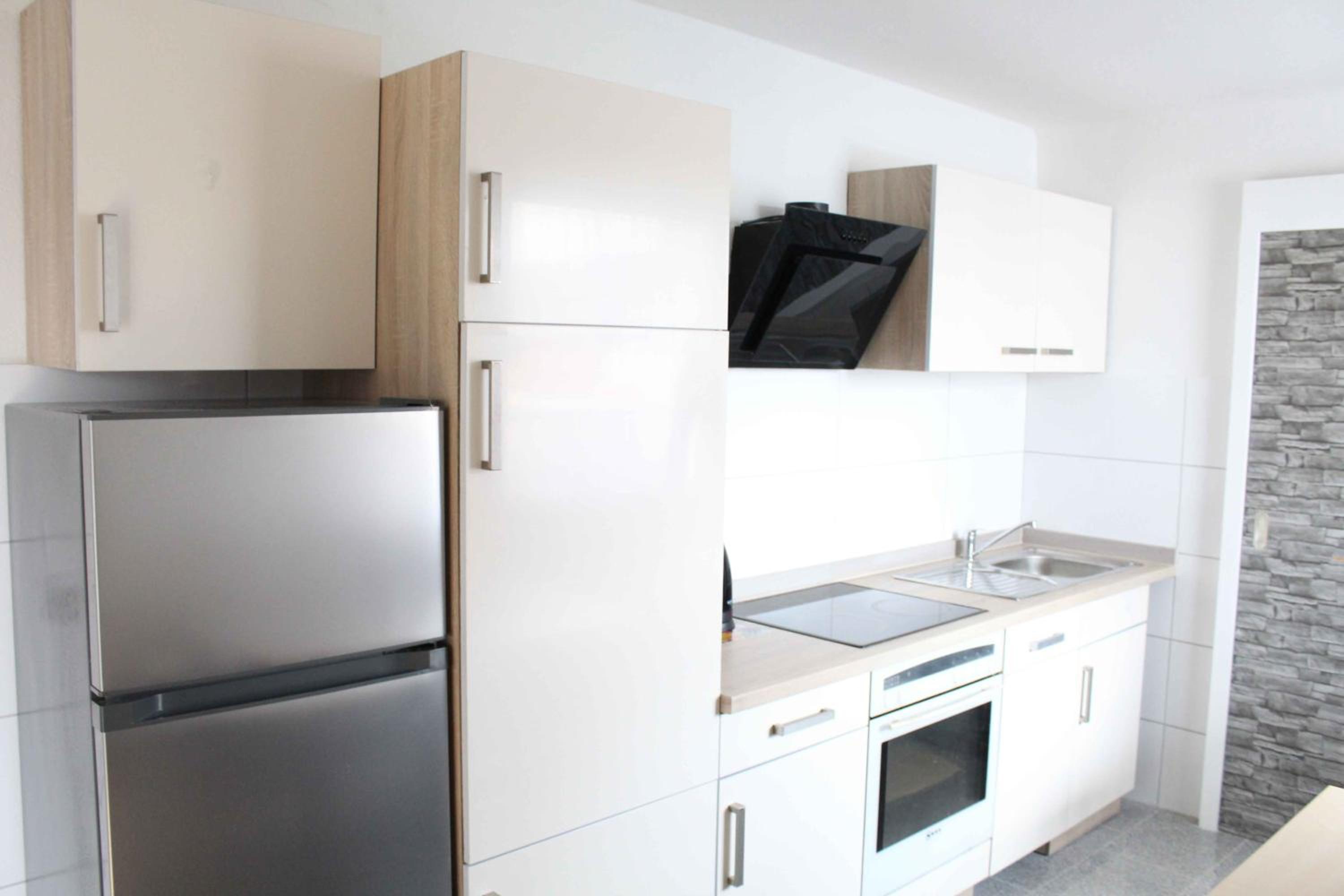 Apartment with Terrace - Photo 7