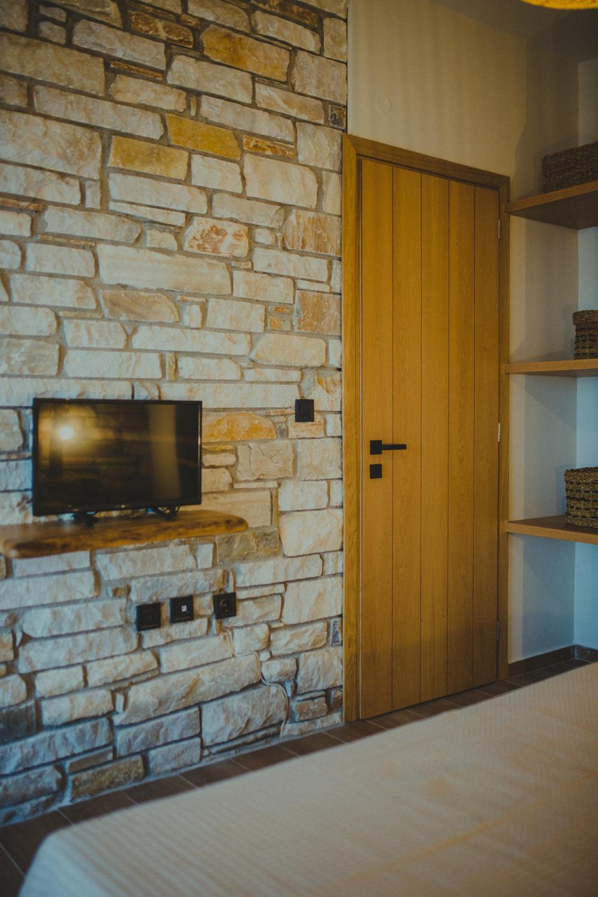 Deluxe Suite with Sea View photo 2