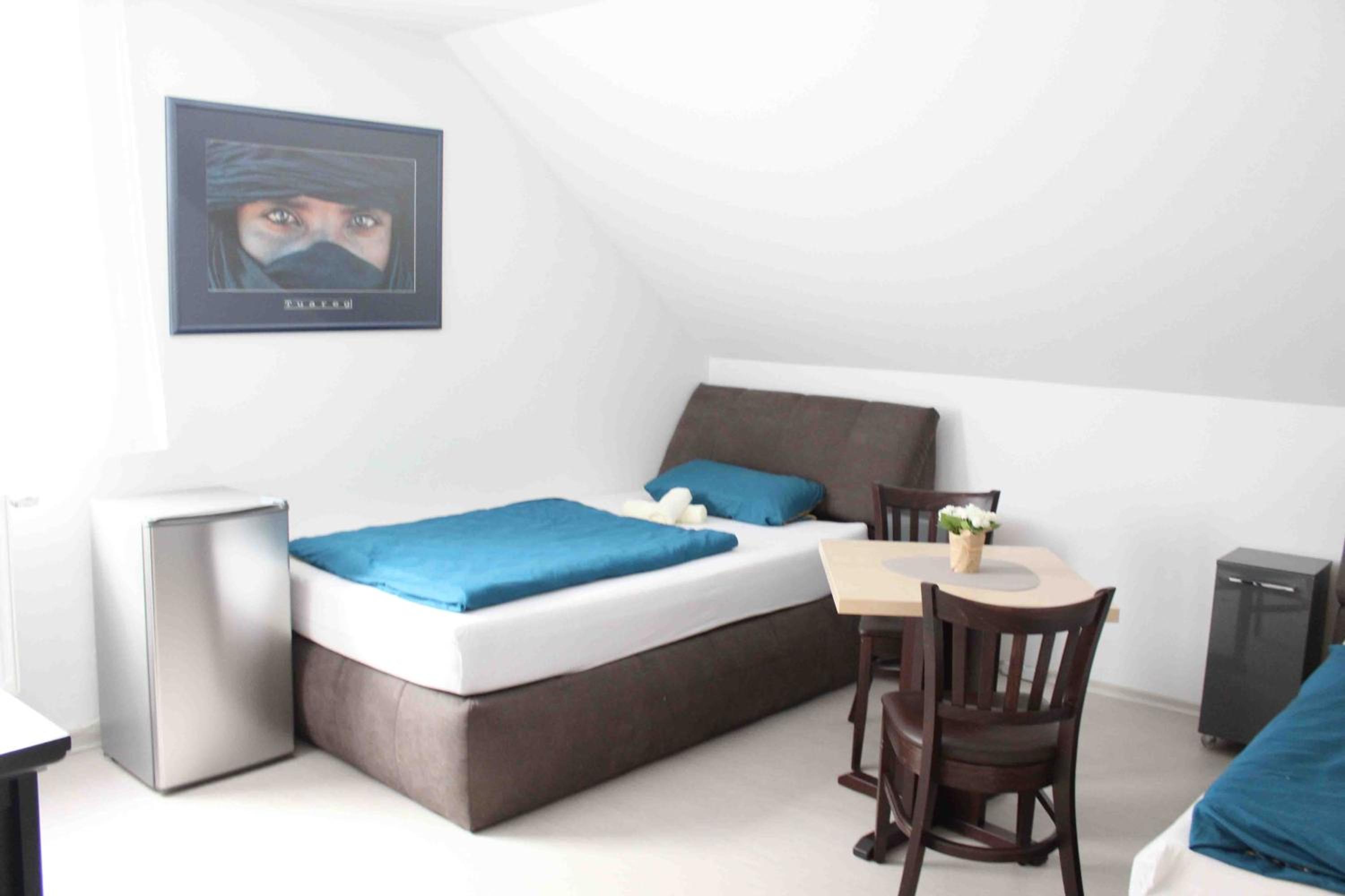 Economy Twin Room - Photo 1