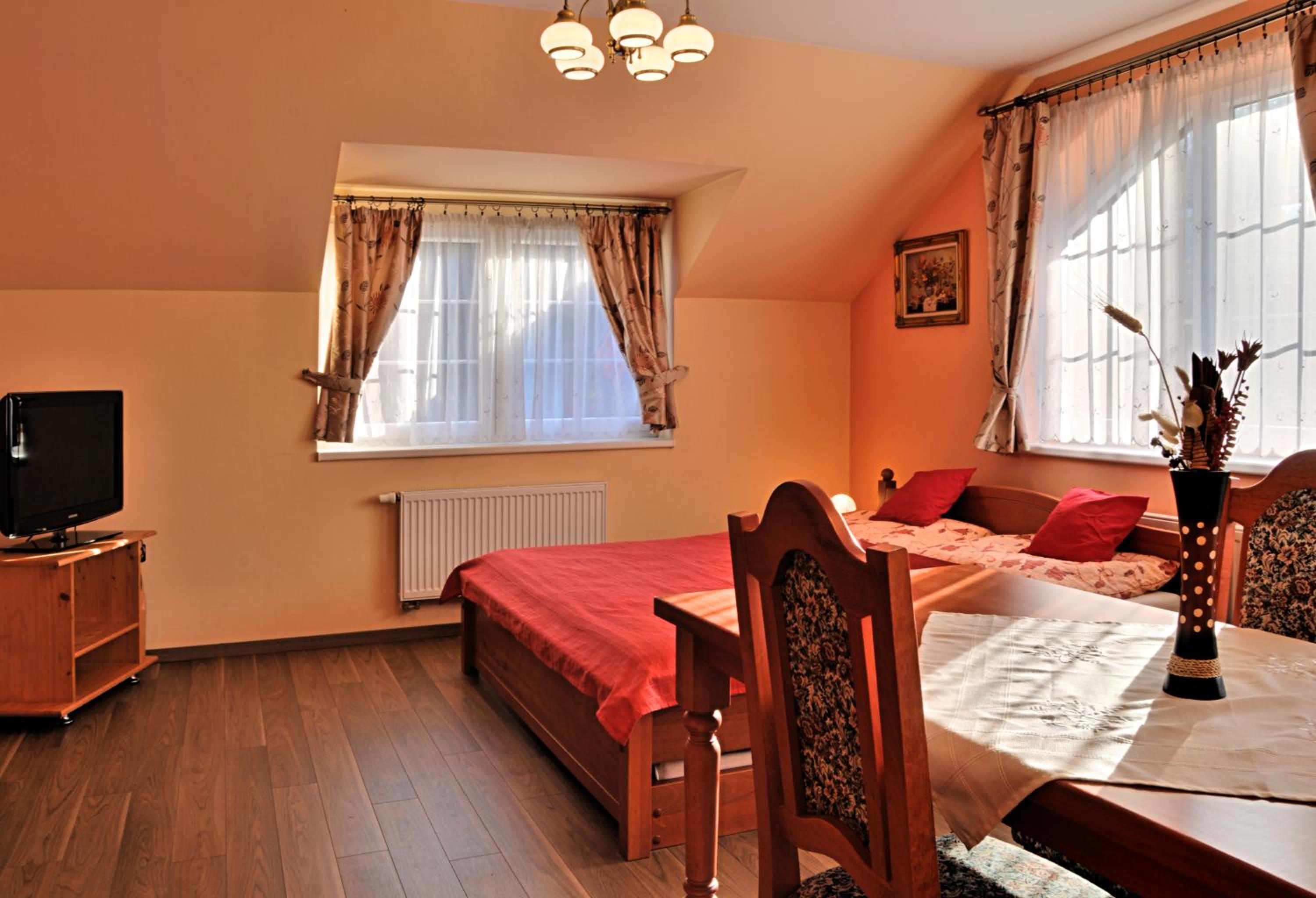 Quadruple Room with Private Bathroom photo 3