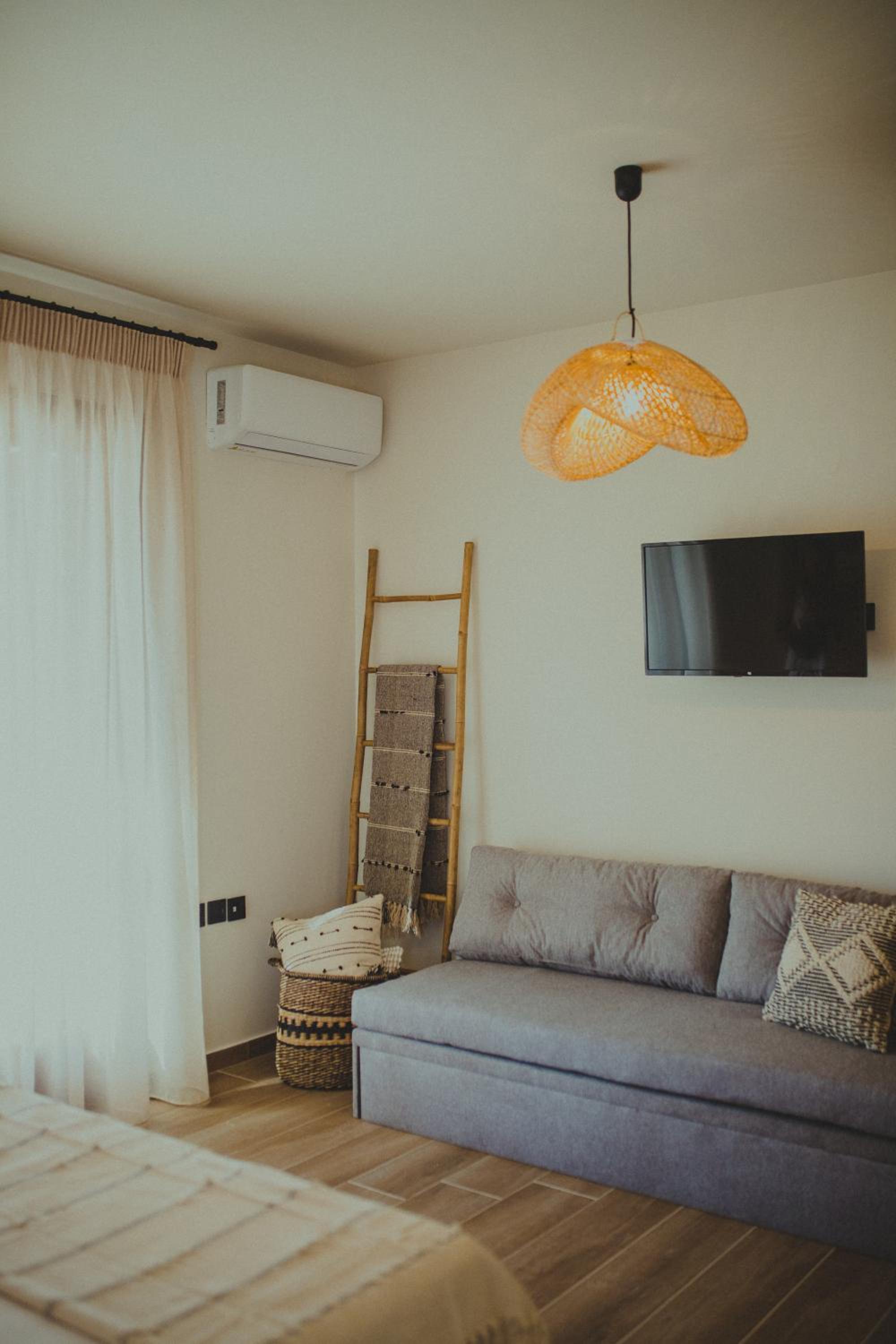 Junior Suite with Sea View - Photo 4