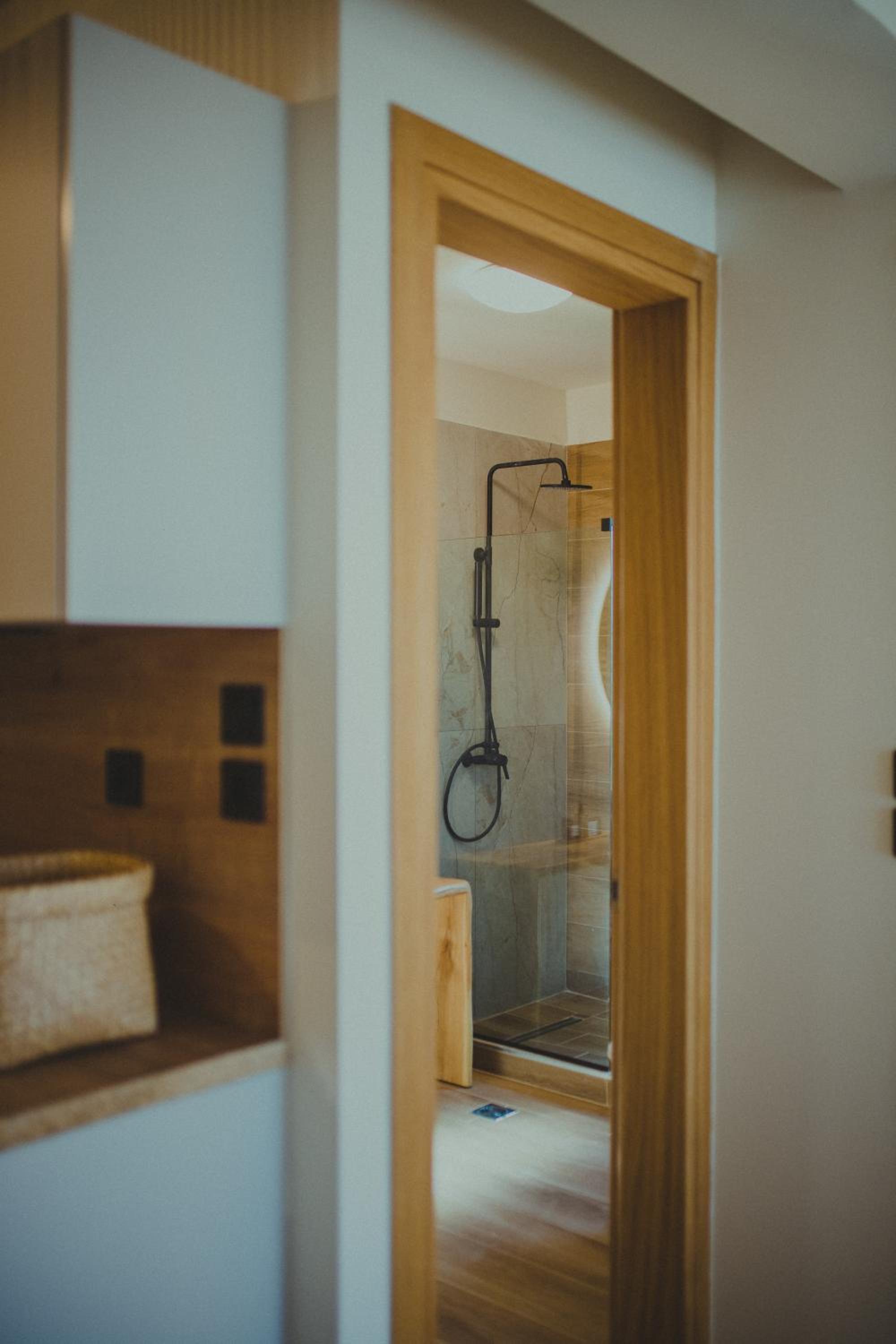 Junior Suite with Sea View - Photo 7
