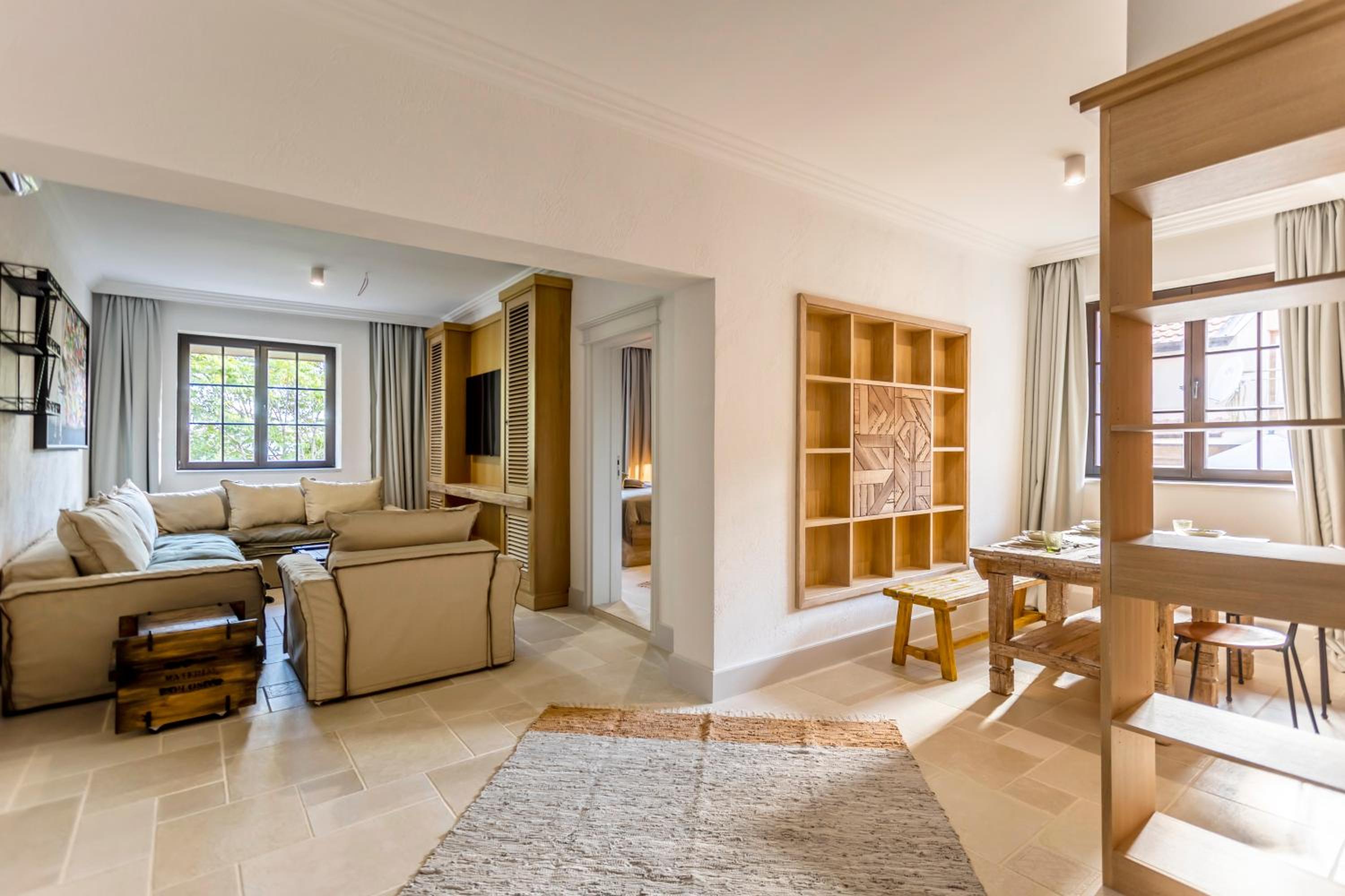 Superior King Suite