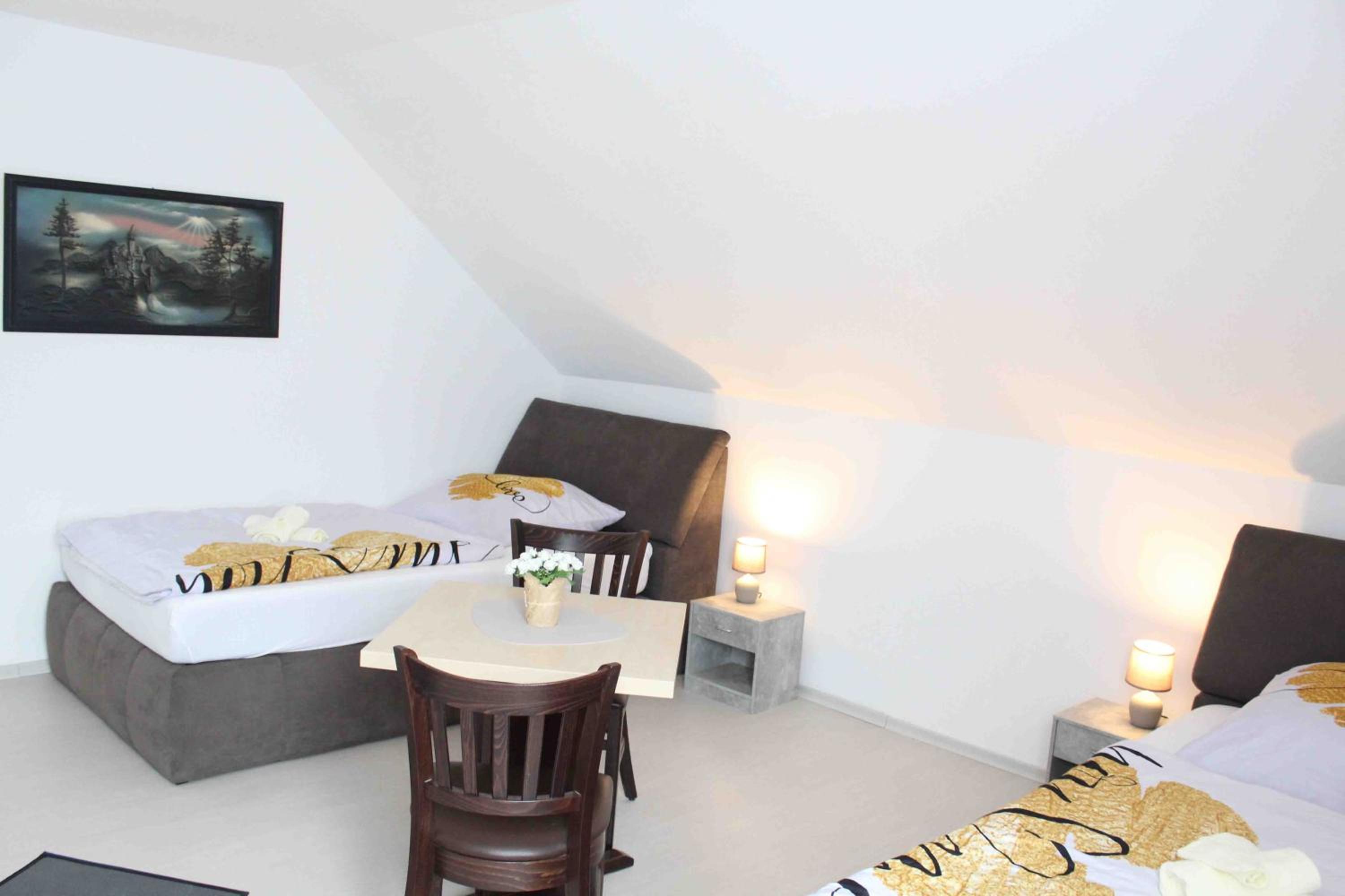 Double or Twin Room with Shared Bathroom photo 2