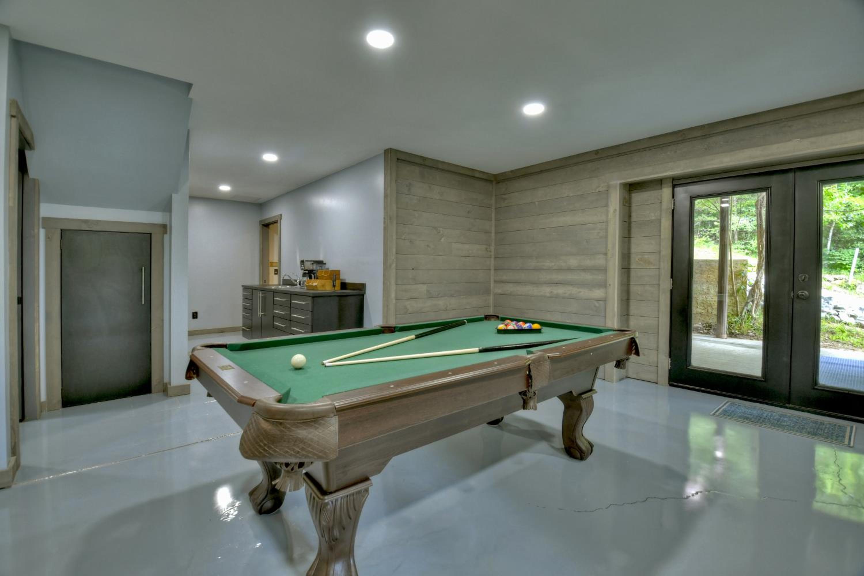Four-Bedroom House - Photo 9