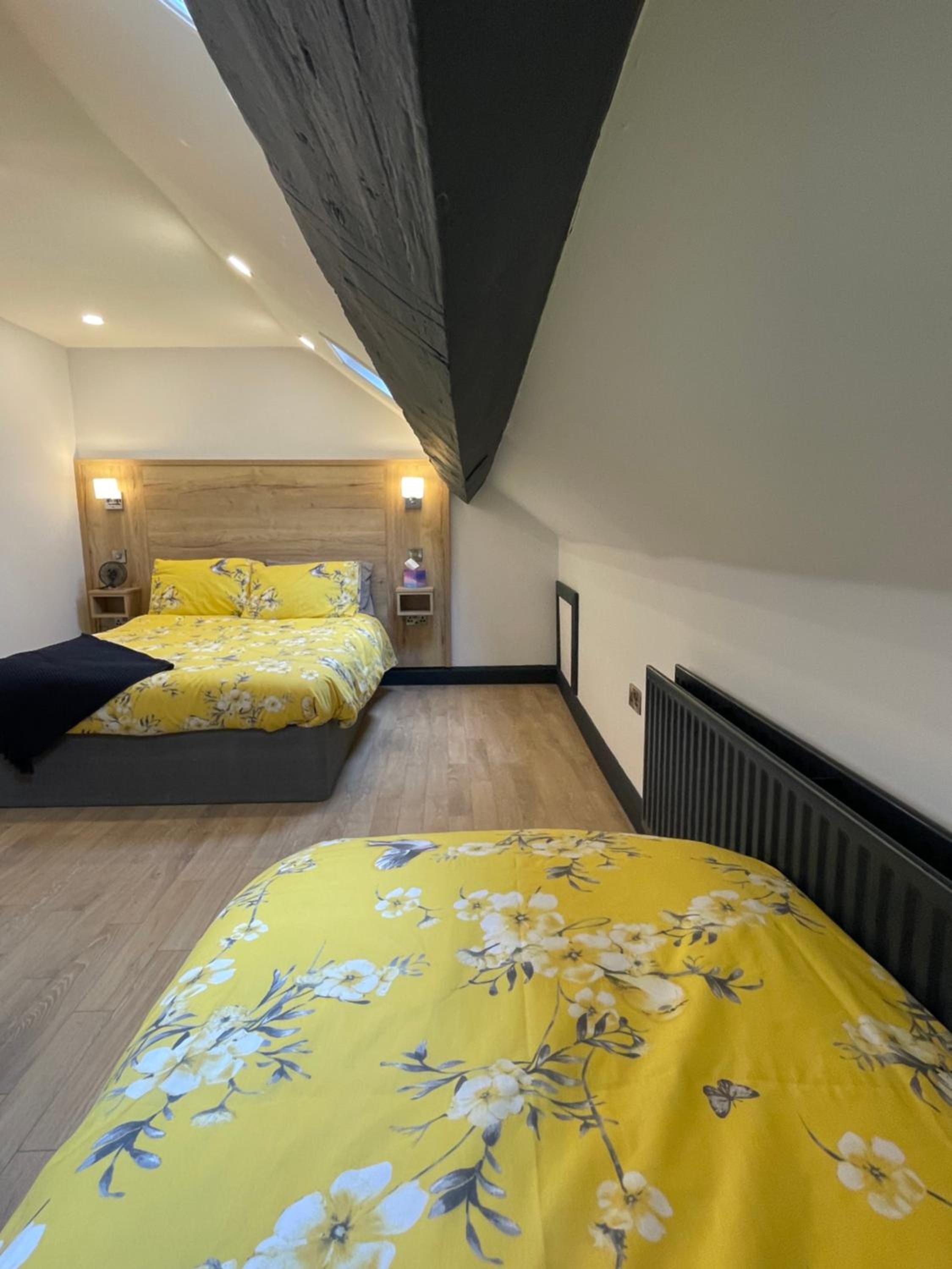 Apartment with Mountain View - Photo 3