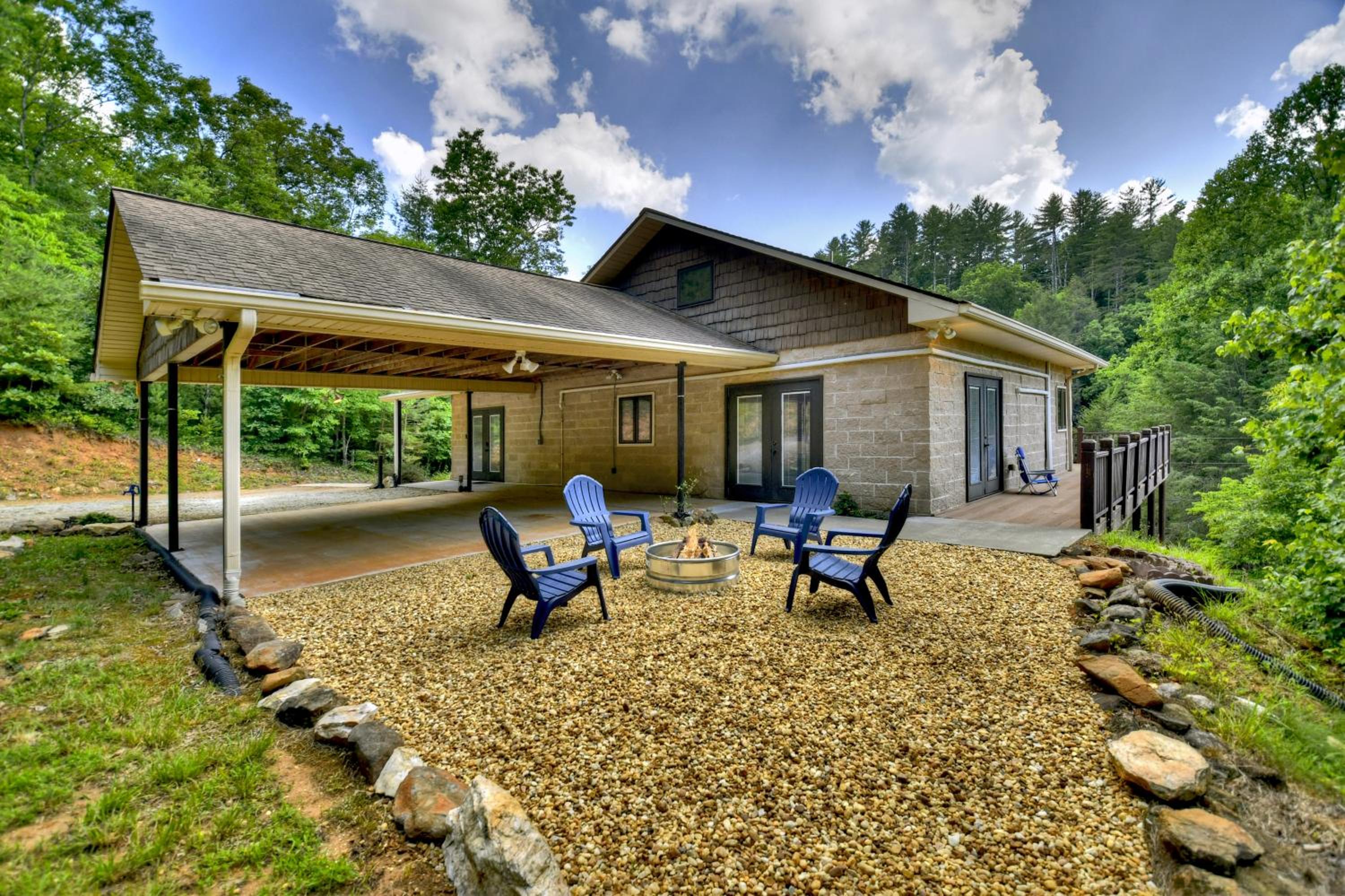 Four-Bedroom House - Photo 12