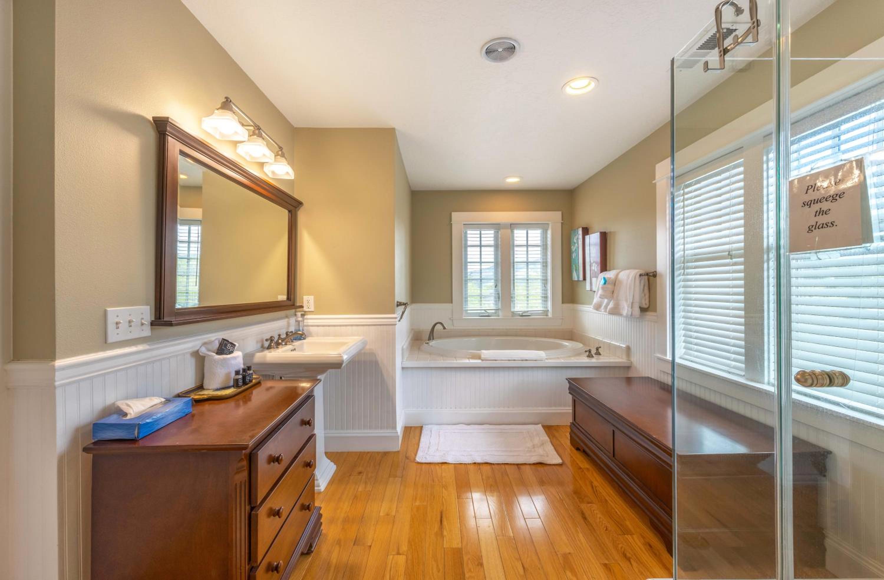 Four-Bedroom Vacation Home photo 2