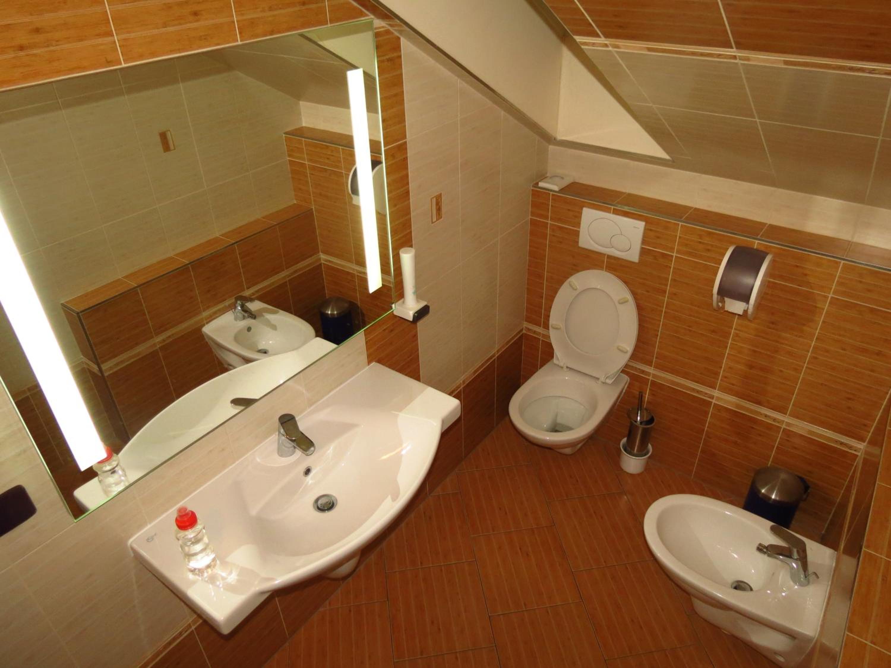 Twin Room with Shared Bathroom photo 3