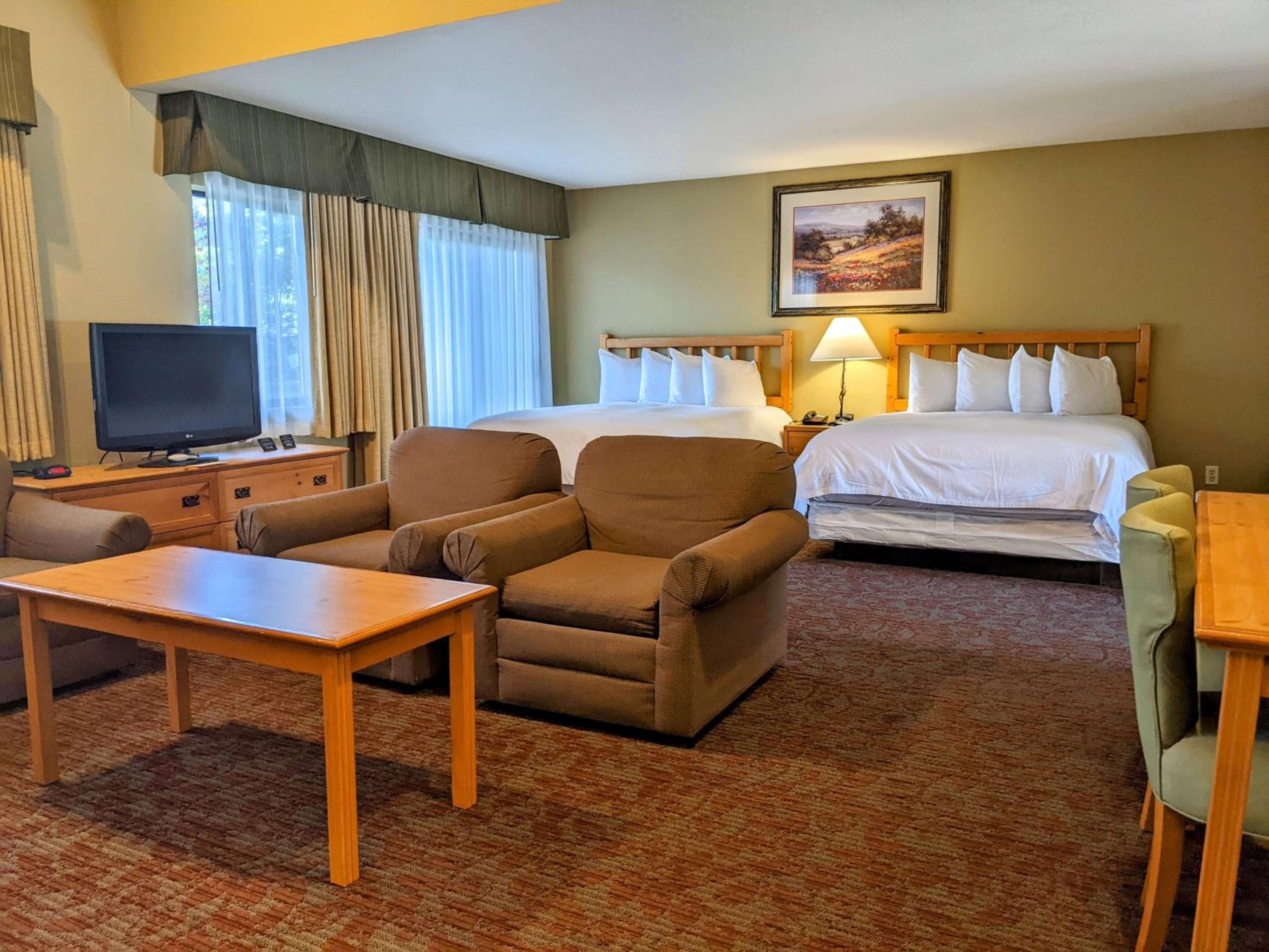 Family Queen Suite - Pet Friendly