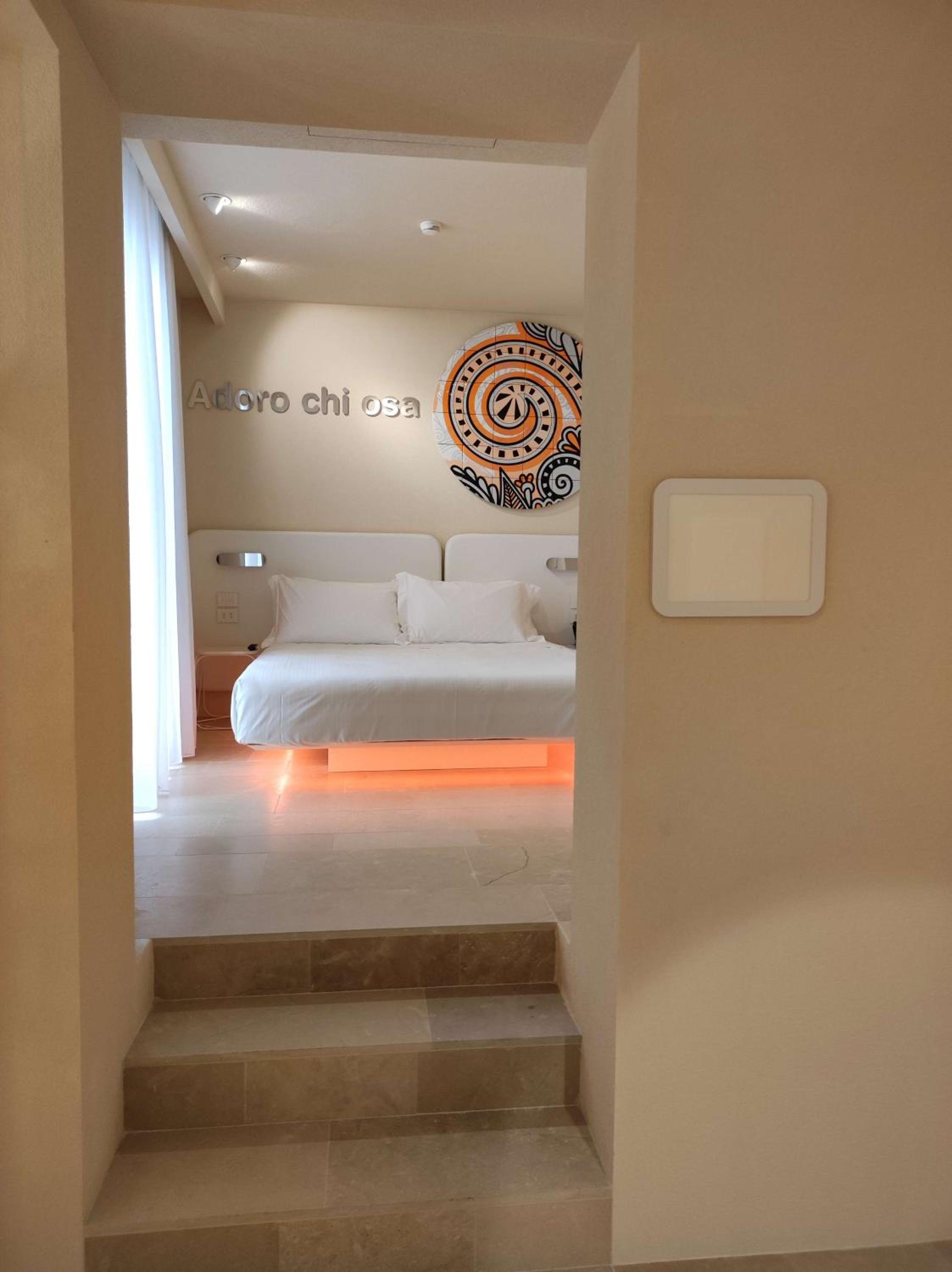 Executive Suite - Photo 7