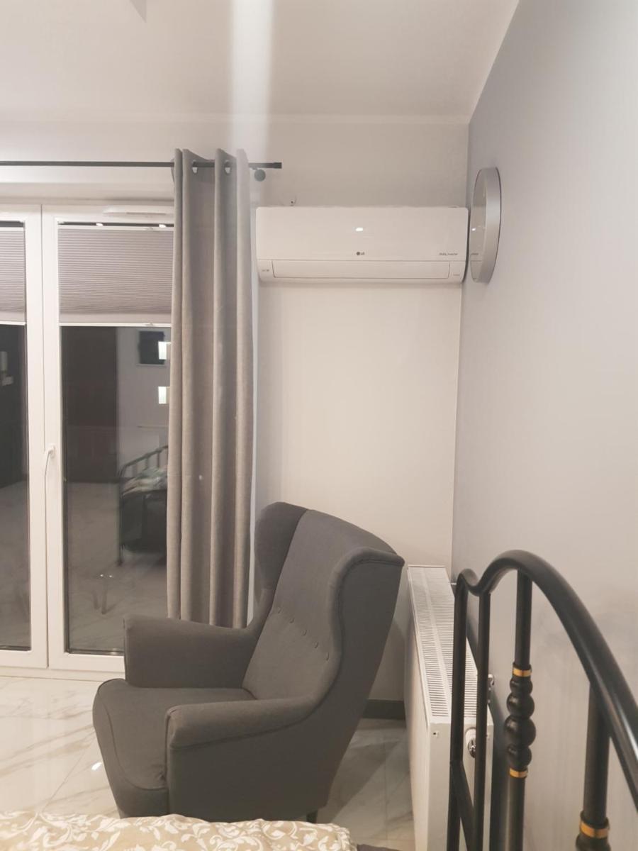 One-Bedroom Apartment - Photo 8