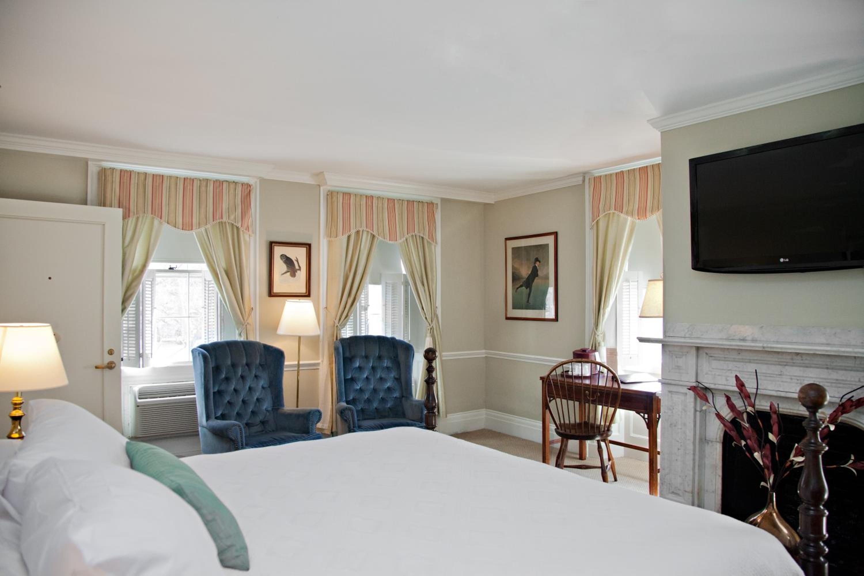 Deluxe King Room - Photo 4