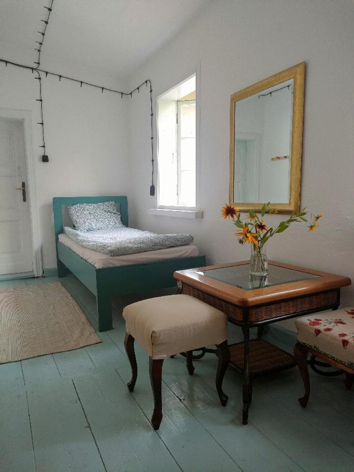 Triple Room with Shared Bathroom photo 2