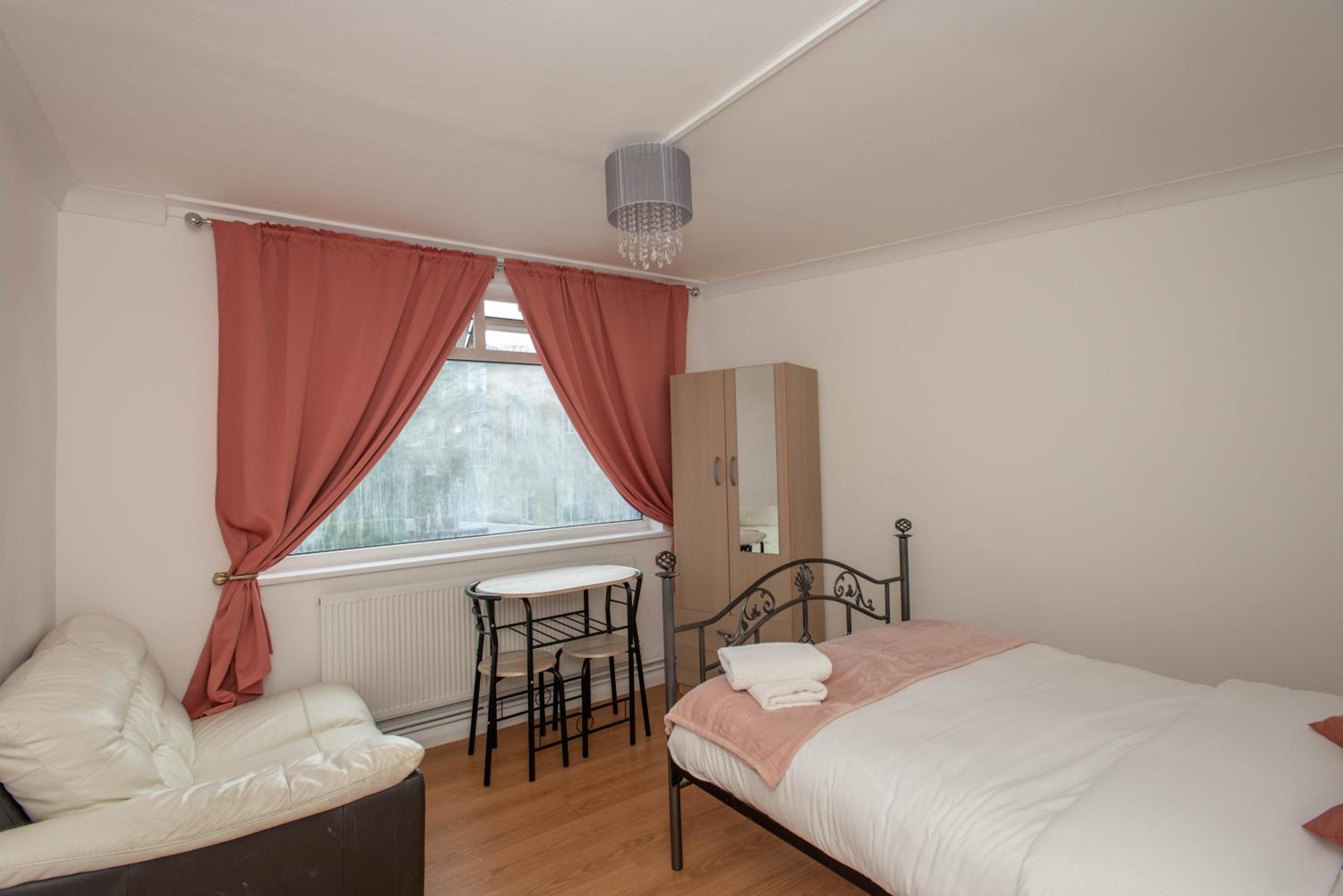 Double Room With Shared Bathroom photo 2