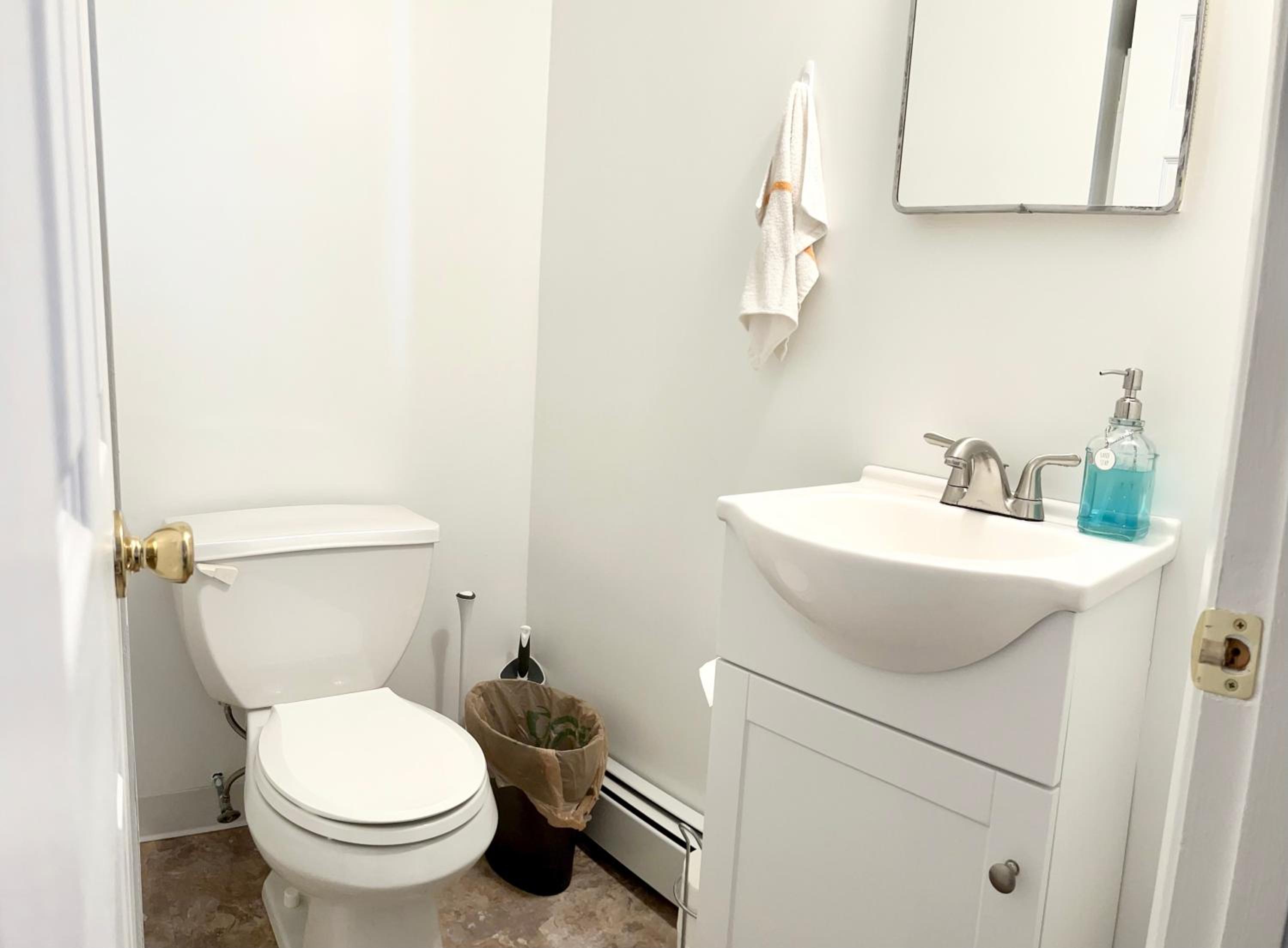 Double Room with Shared Bathroom photo 2