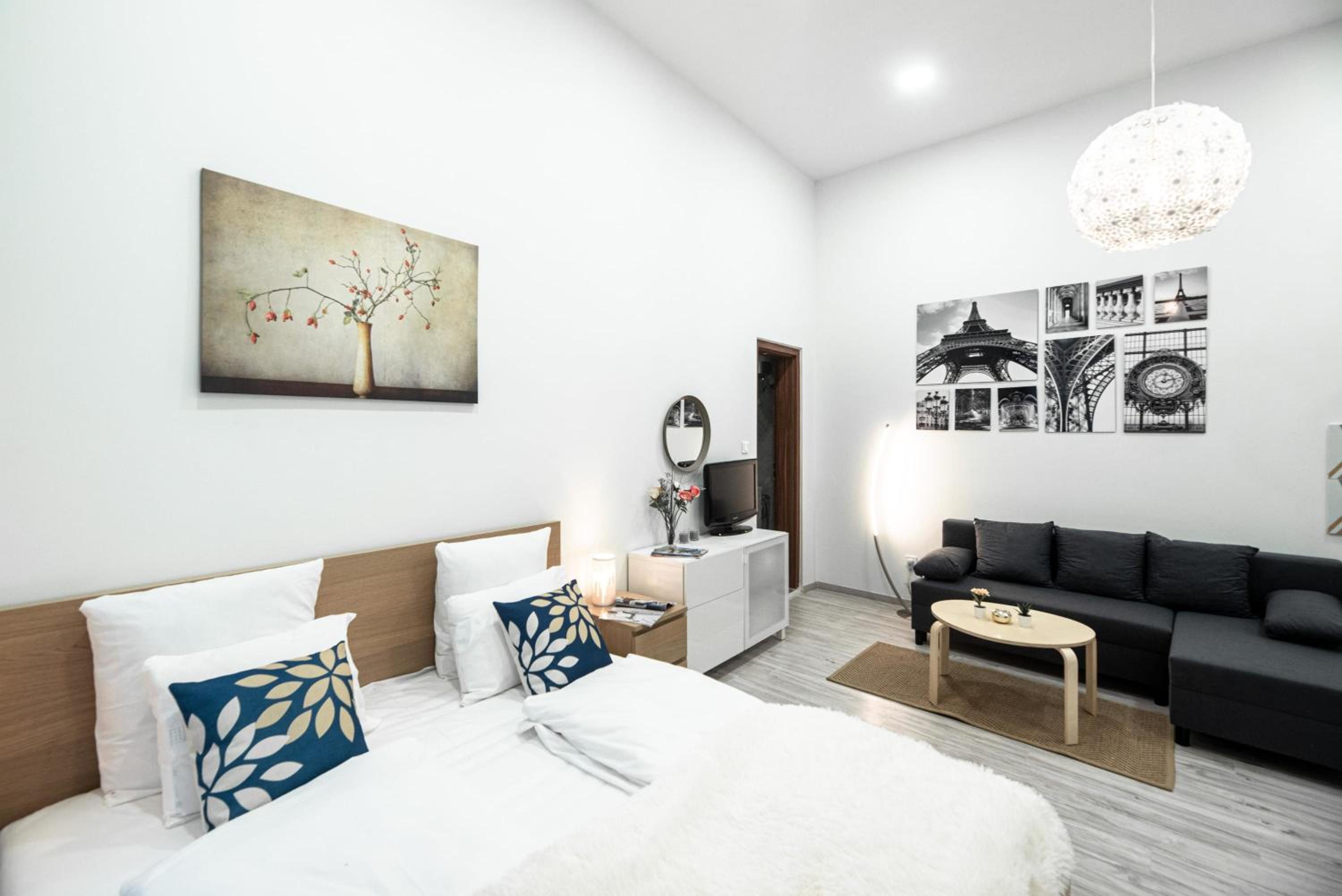 Apartment - Photo 1