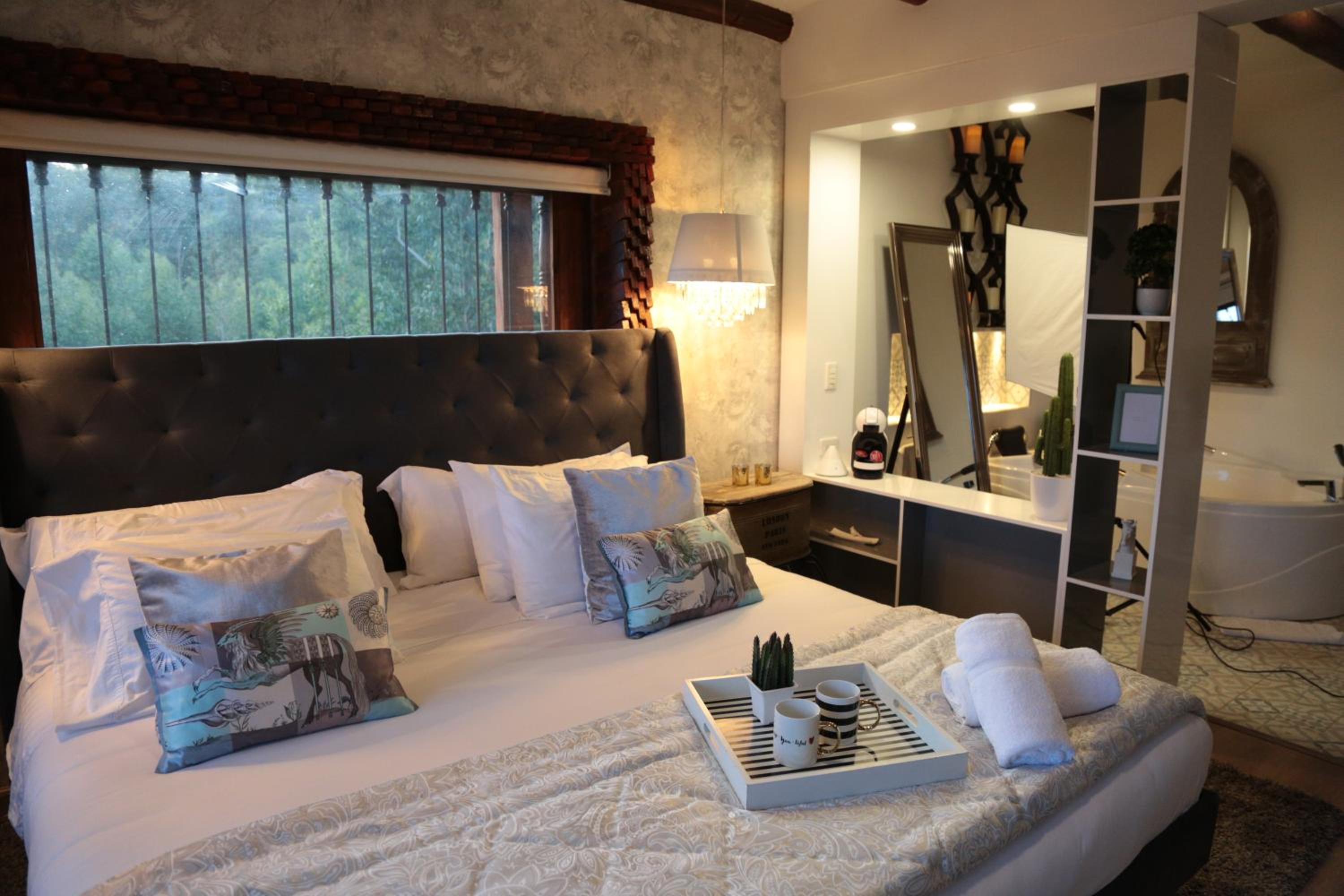 Deluxe Suite with Spa Bath