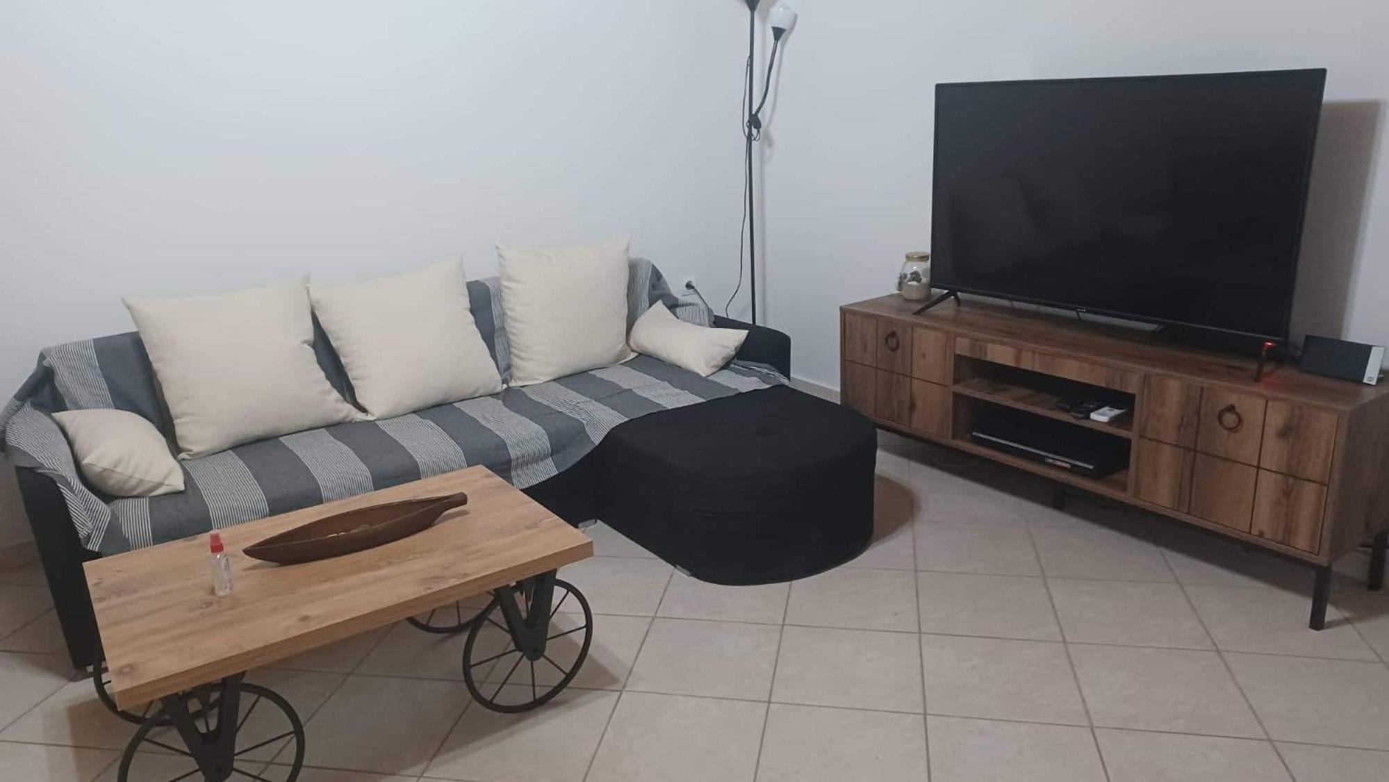 One-Bedroom Apartment - Photo 9